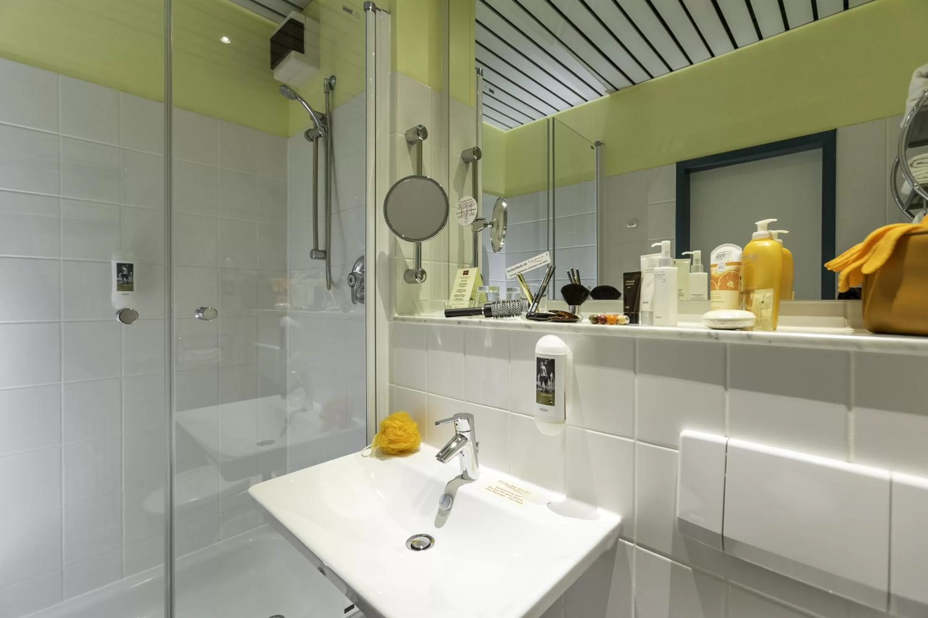 Bathroom in Anders Hotel Walsrode