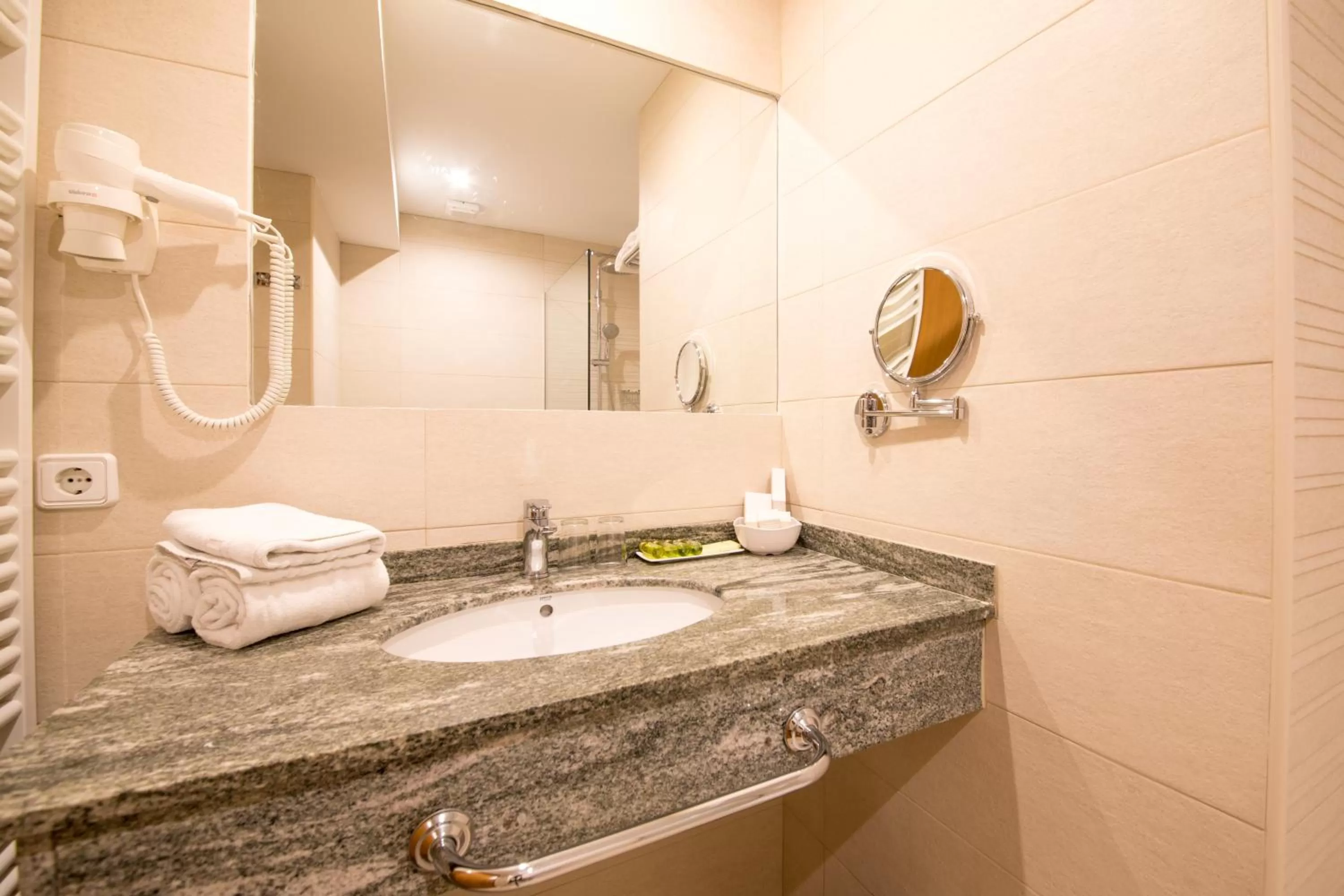 Bathroom in Los Geranios