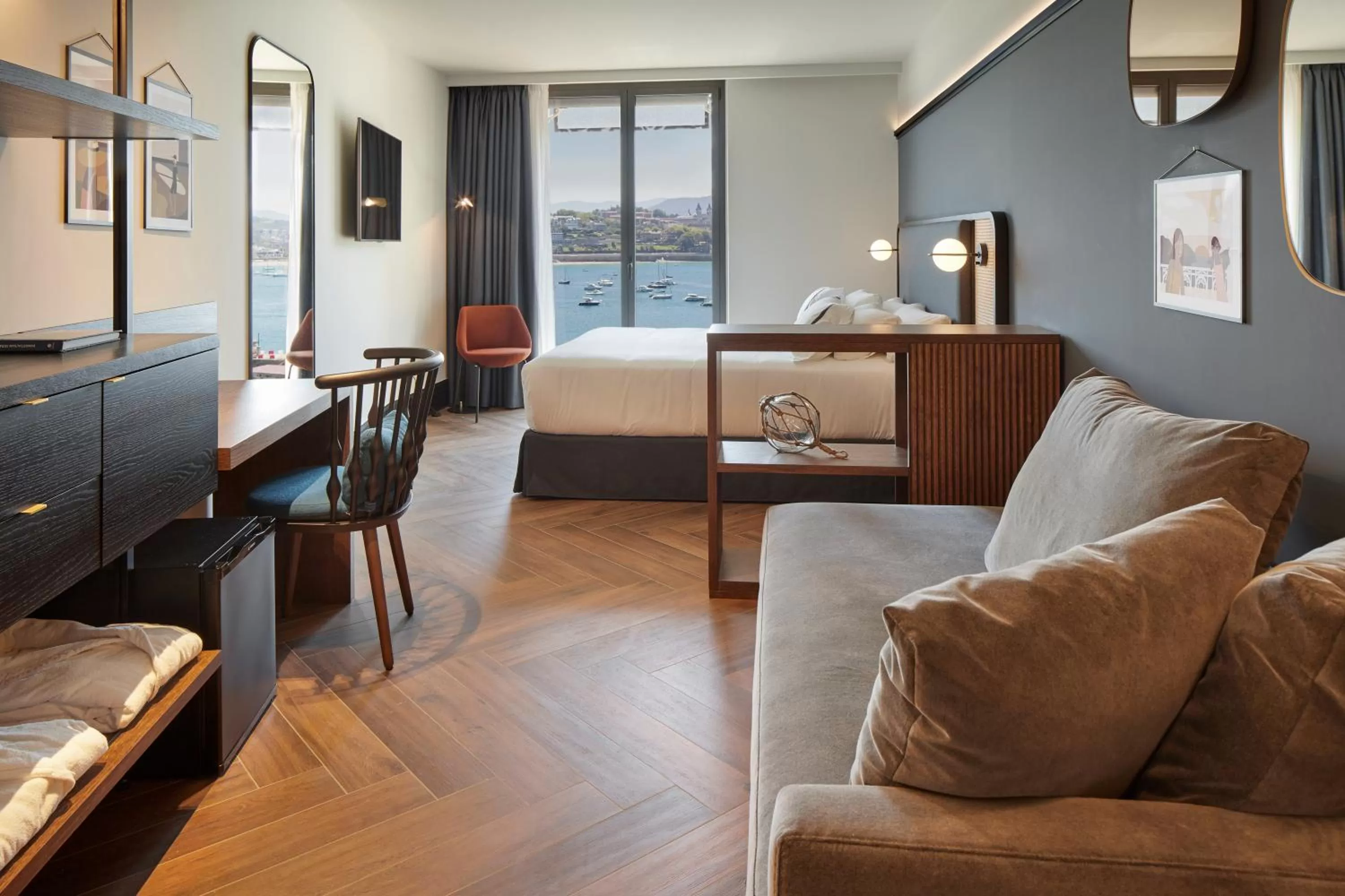 Photo of the whole room, Bed in Hotel SANSEbay