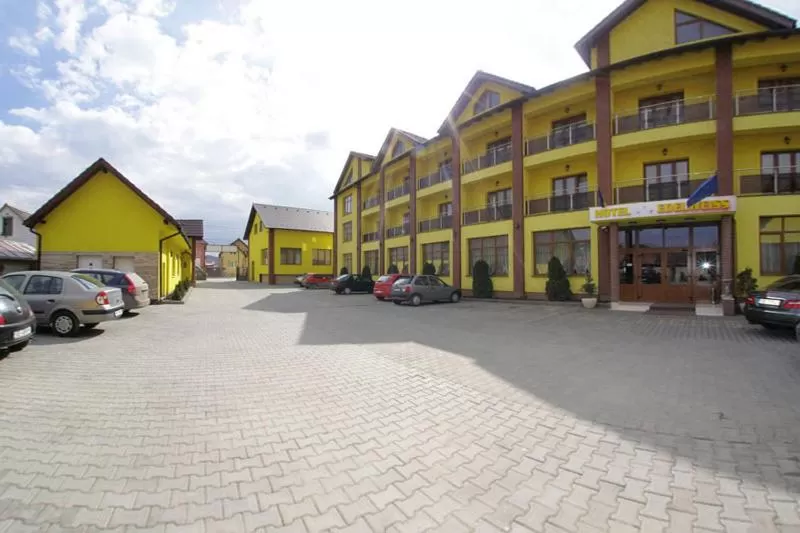 Facade/entrance in Hotel Edelweiss