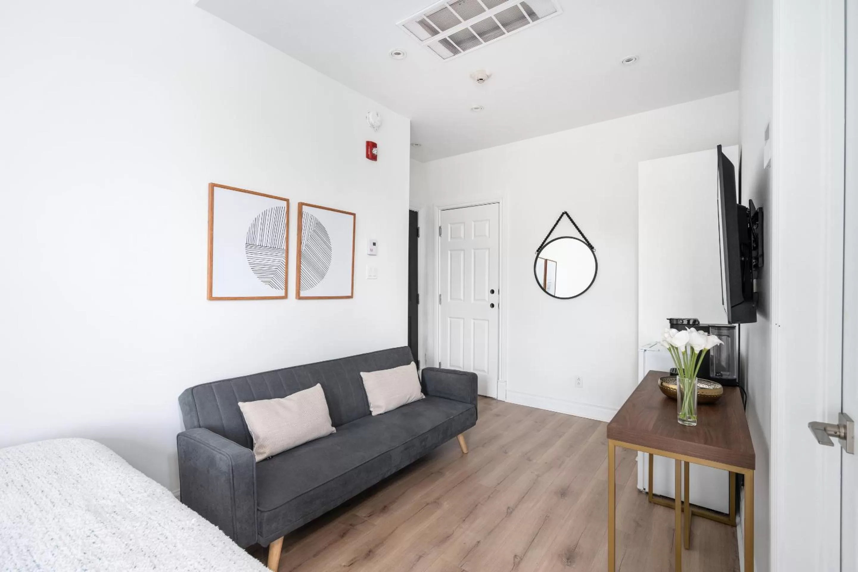 Seating Area in Le Penfield Par Nomade MTL