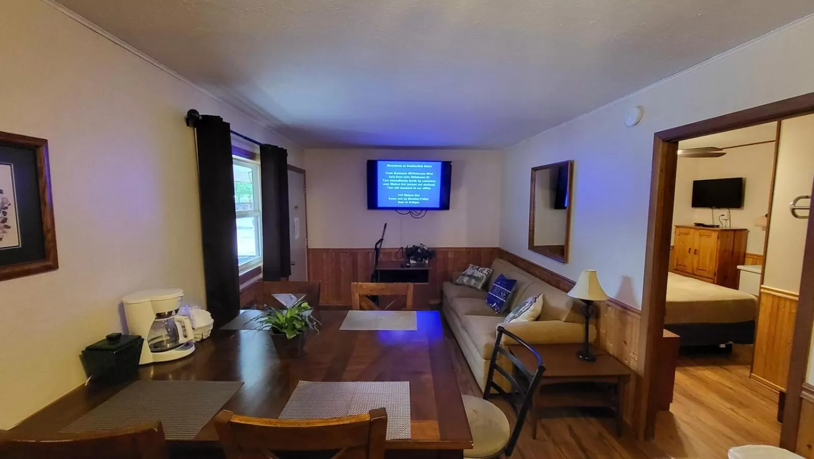 Bed in Hunter's Friend Resort near Silver Dollar City