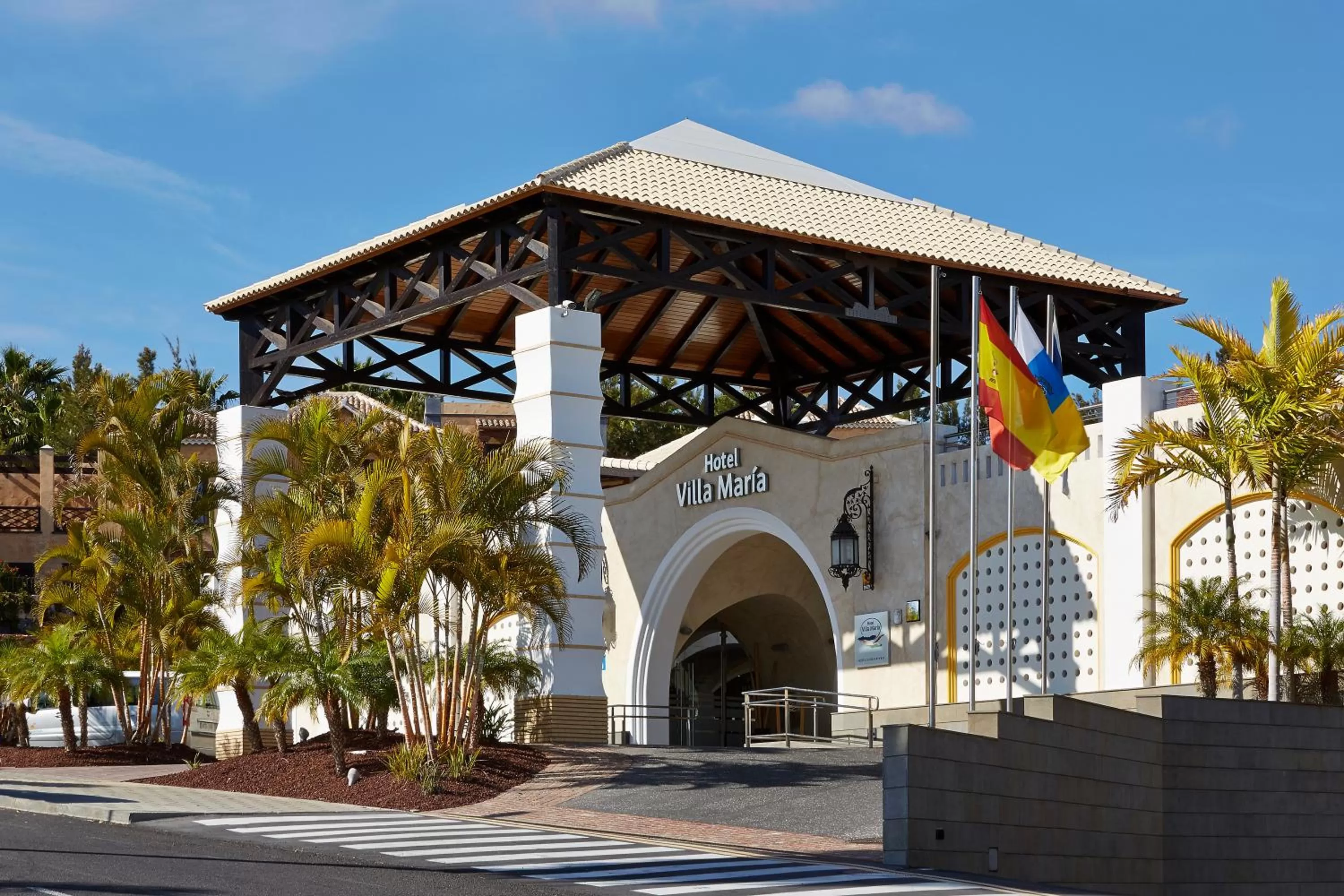 Facade/entrance in Hotel Suite Villa Maria