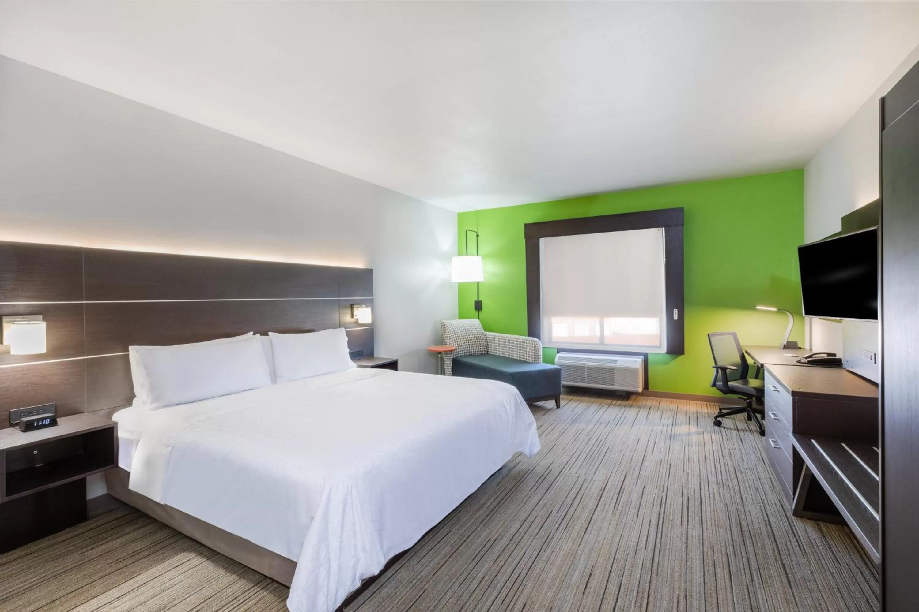 Photo of the whole room, Bed in Holiday Inn Express Guymon by IHG