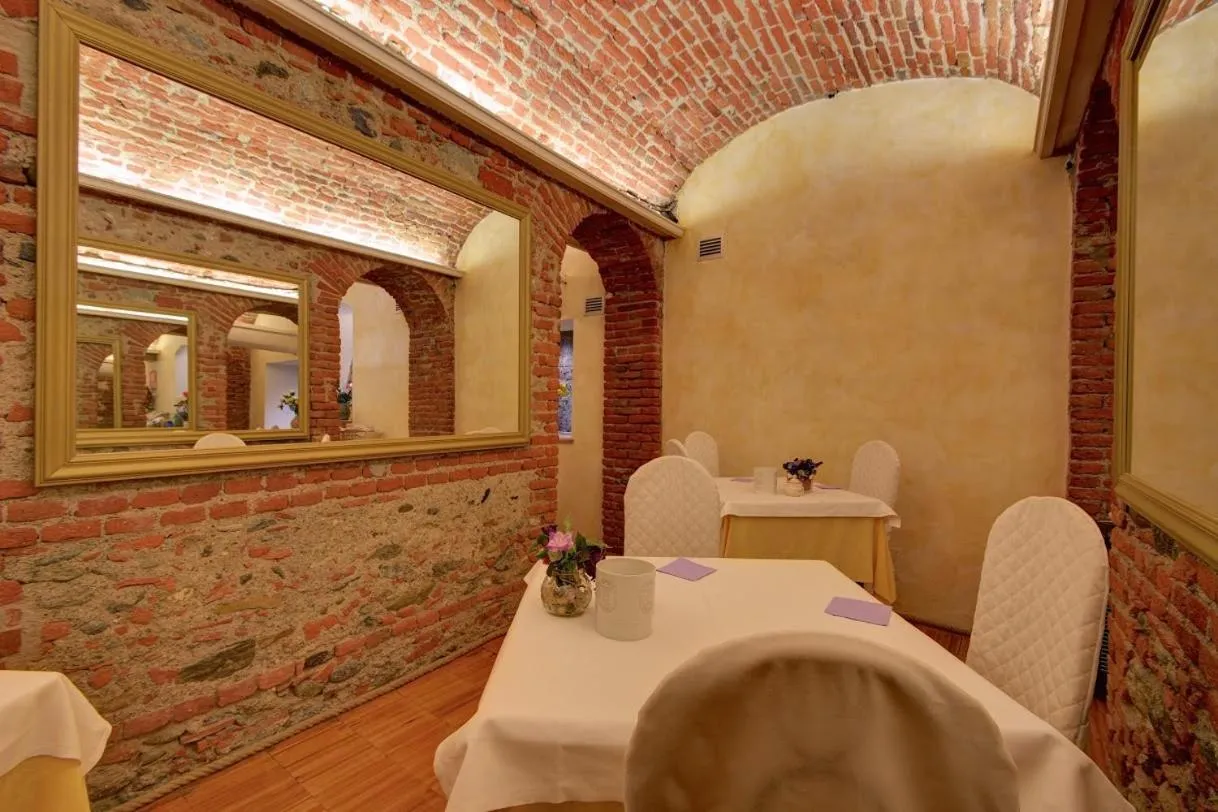 Food and drinks in Hotel Due Mondi