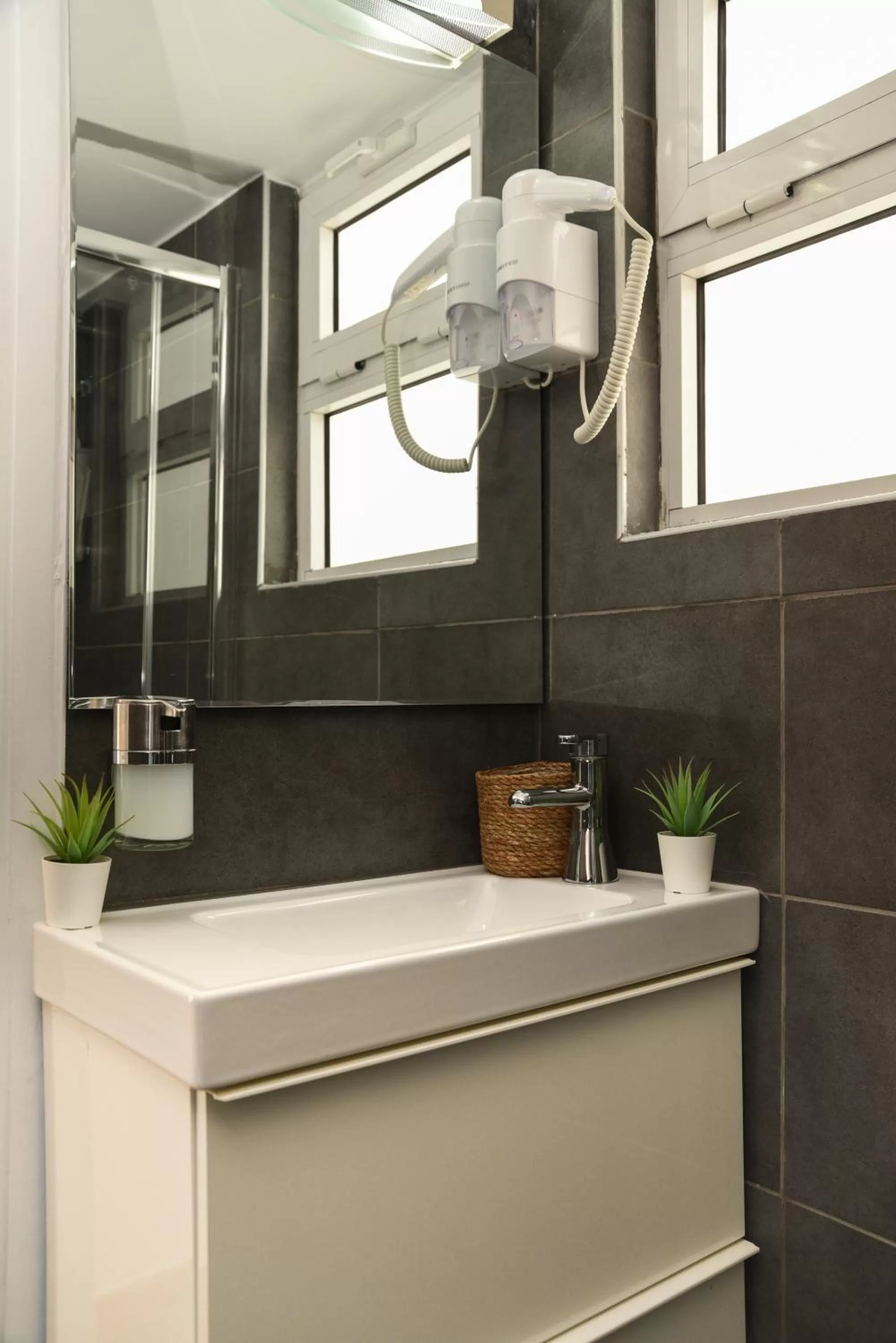 Bathroom in HOTEL_TIER