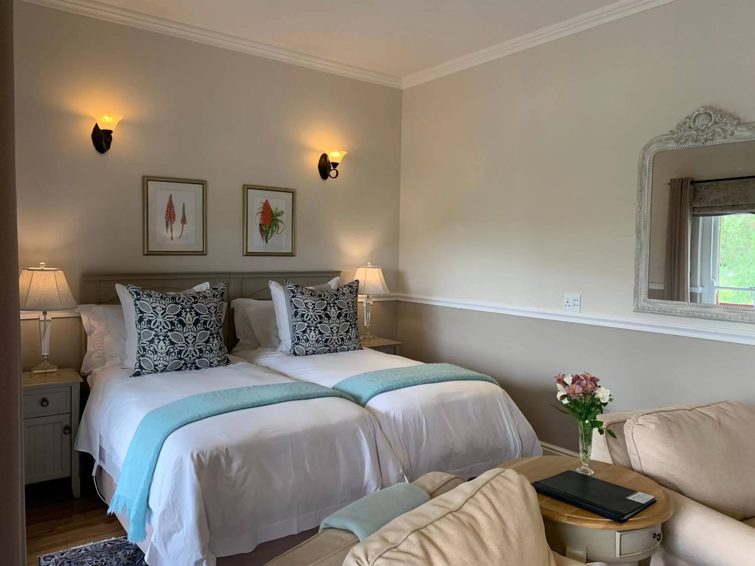 Luxury Twin Garden Room - single occupancy in Montagu Vines Guesthouse