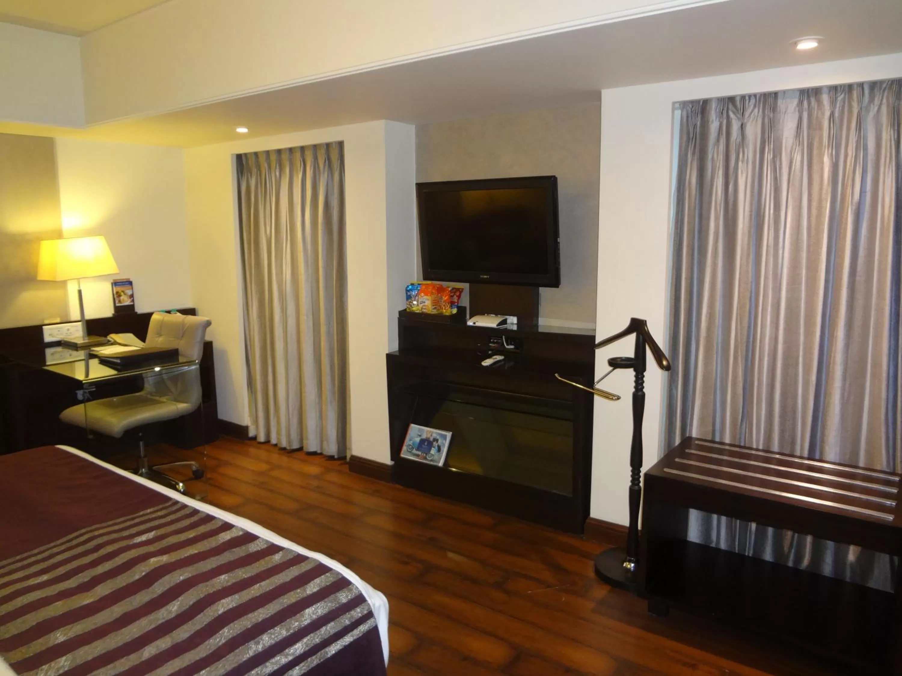 Photo of the whole room, Bed in Fortune Park, Ahmedabad - Member ITC Hotels' Group