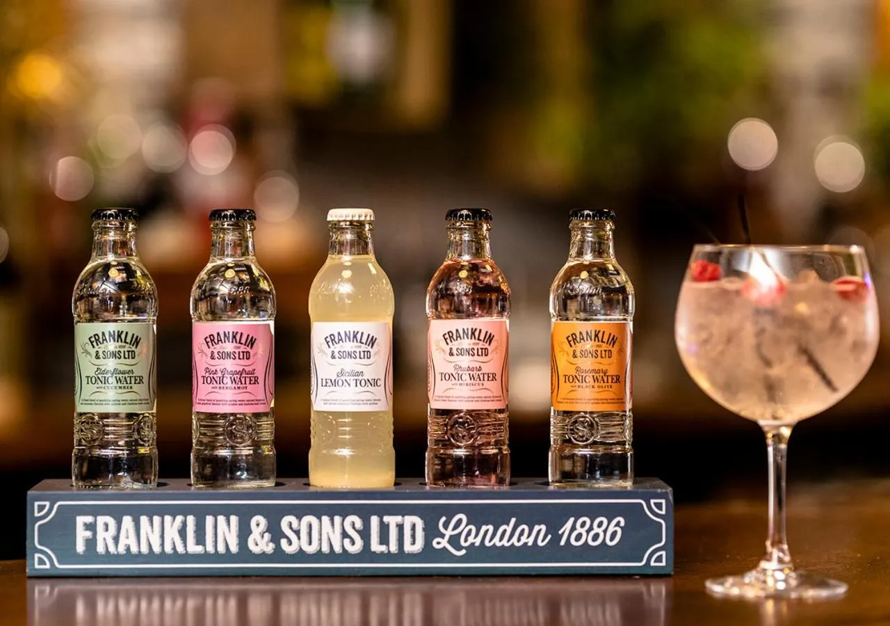 Lounge or bar in Dragonfly Hotel Peterborough