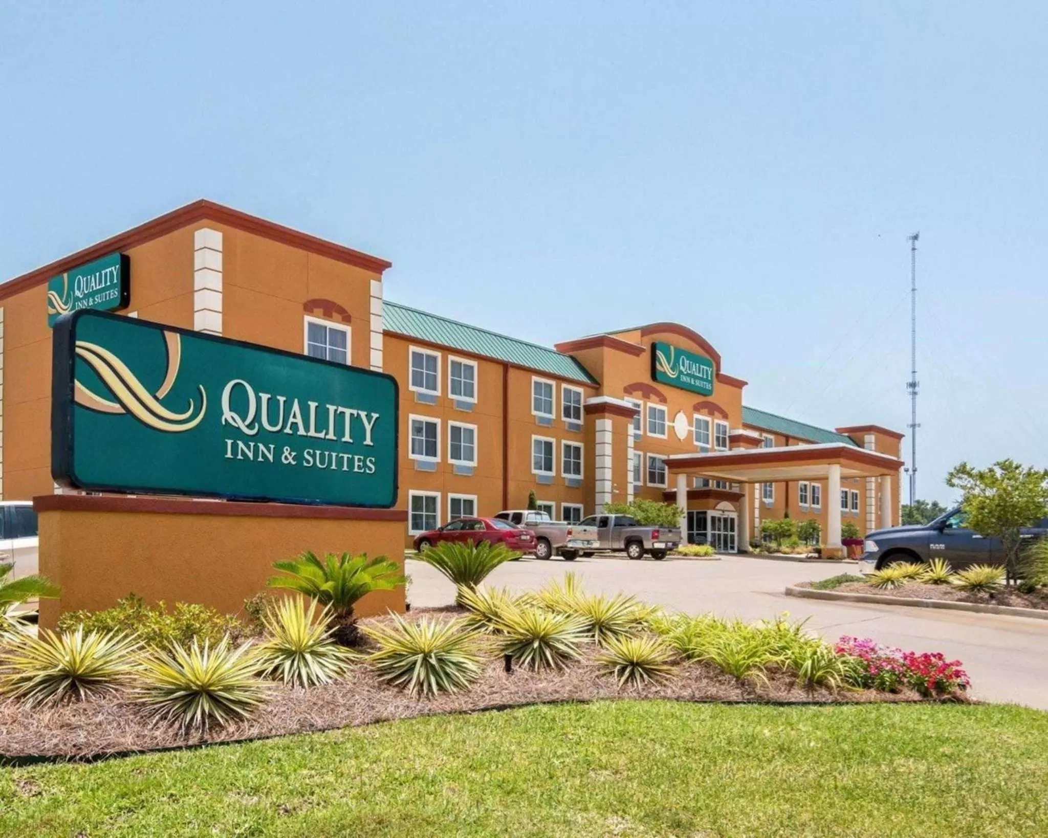 Property building in Quality Inn & Suites West Monroe