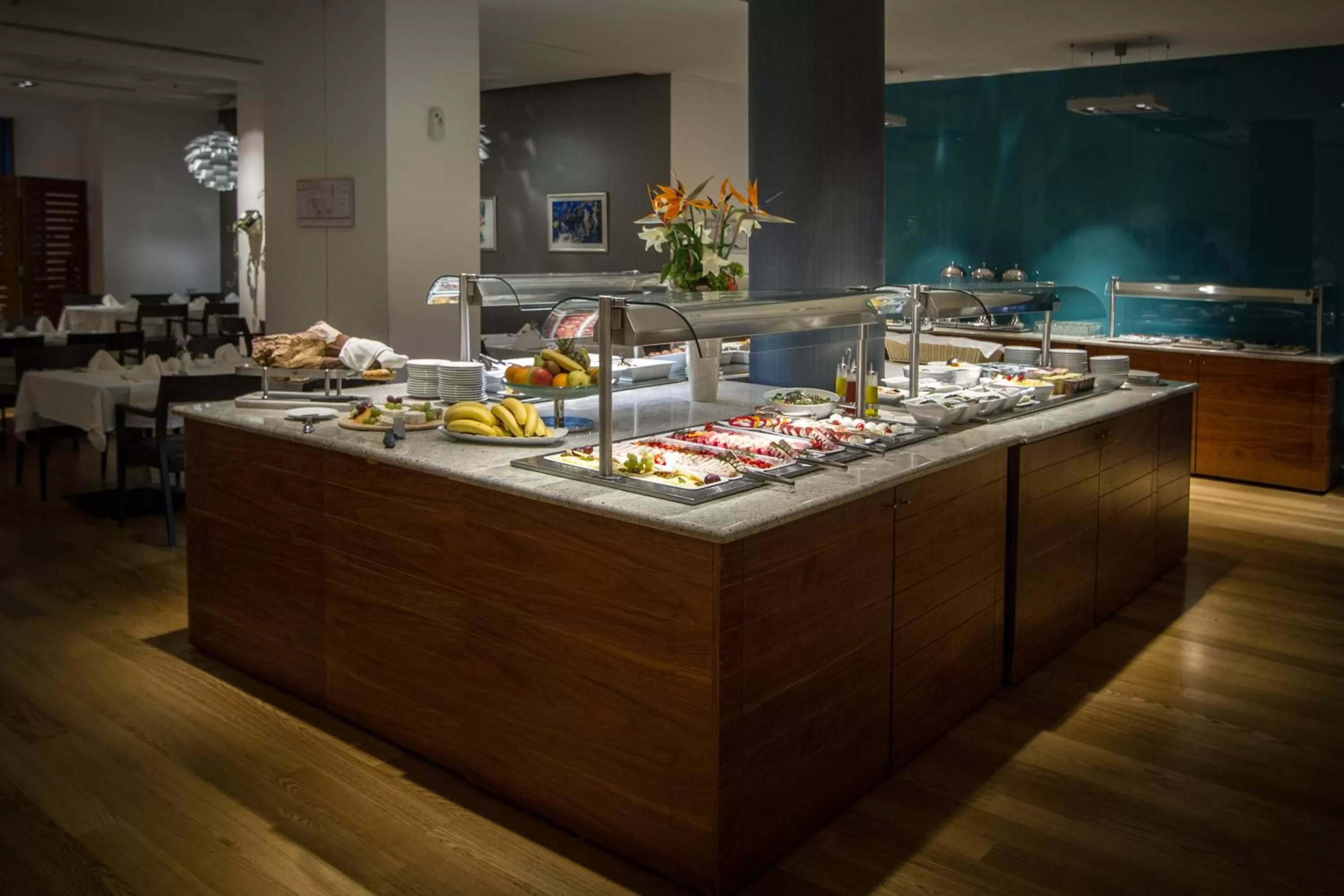 Restaurant/places to eat, Food in Hotel Atrium