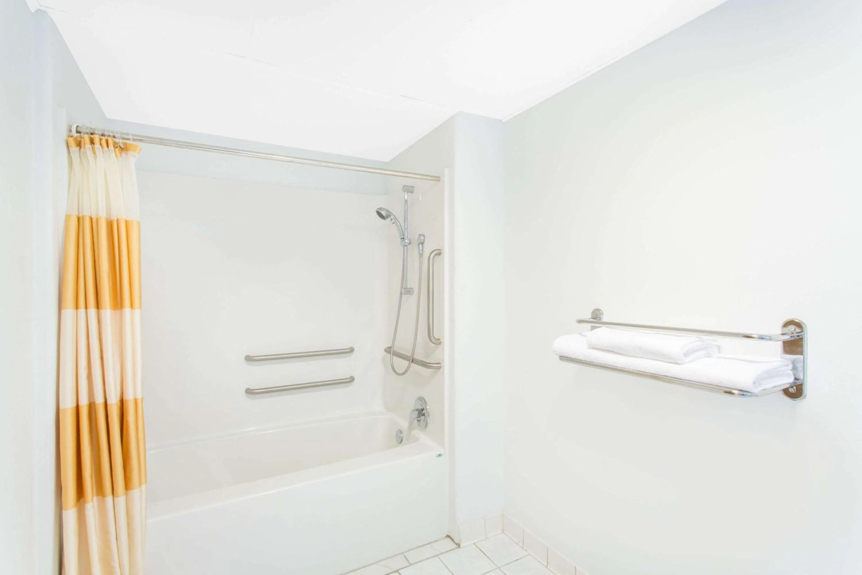 King Room - Disability Access/Smoking in Days Inn & Suites by Wyndham Bentonville