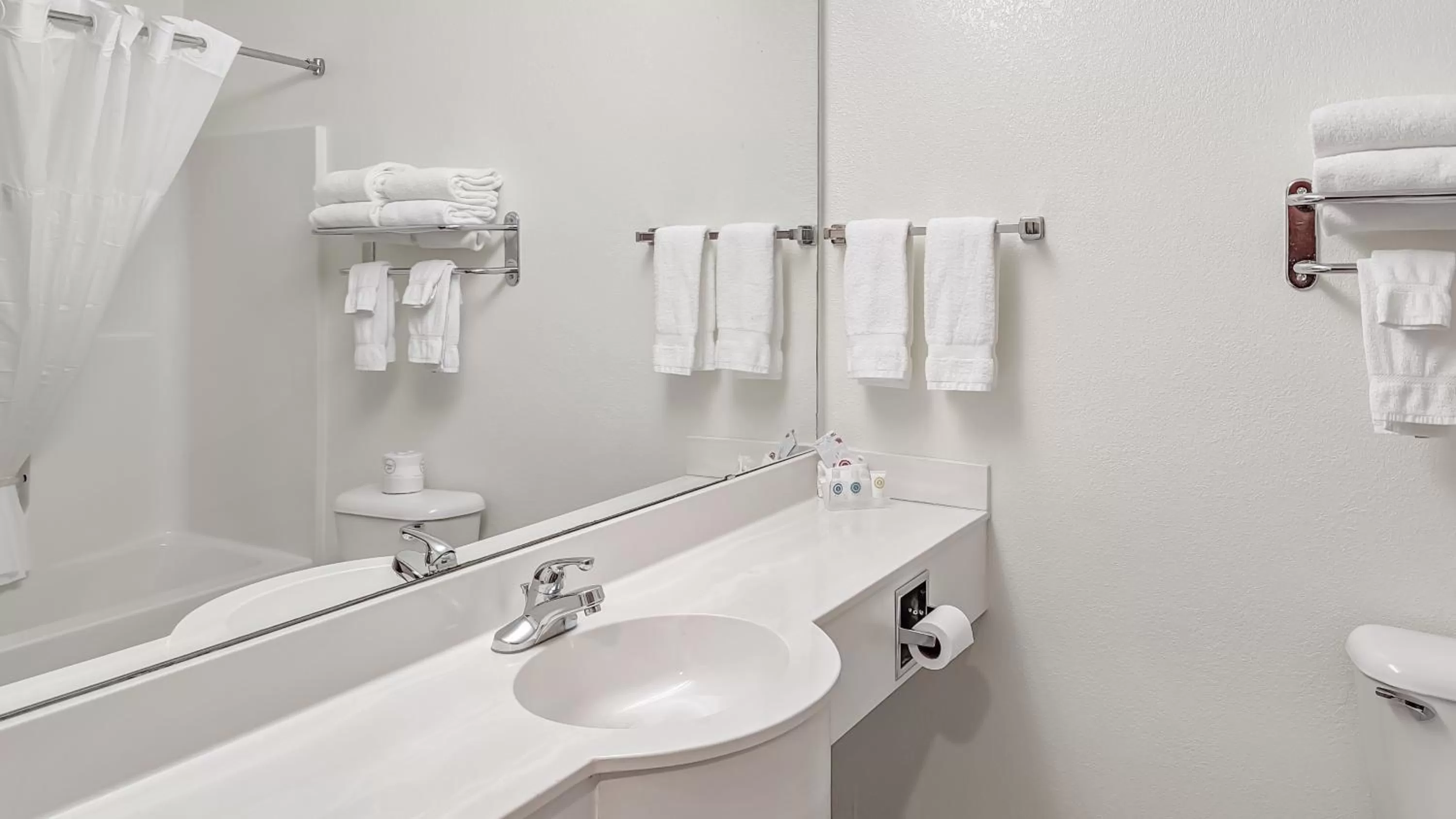 Bathroom in Estherville Hotel & Suites