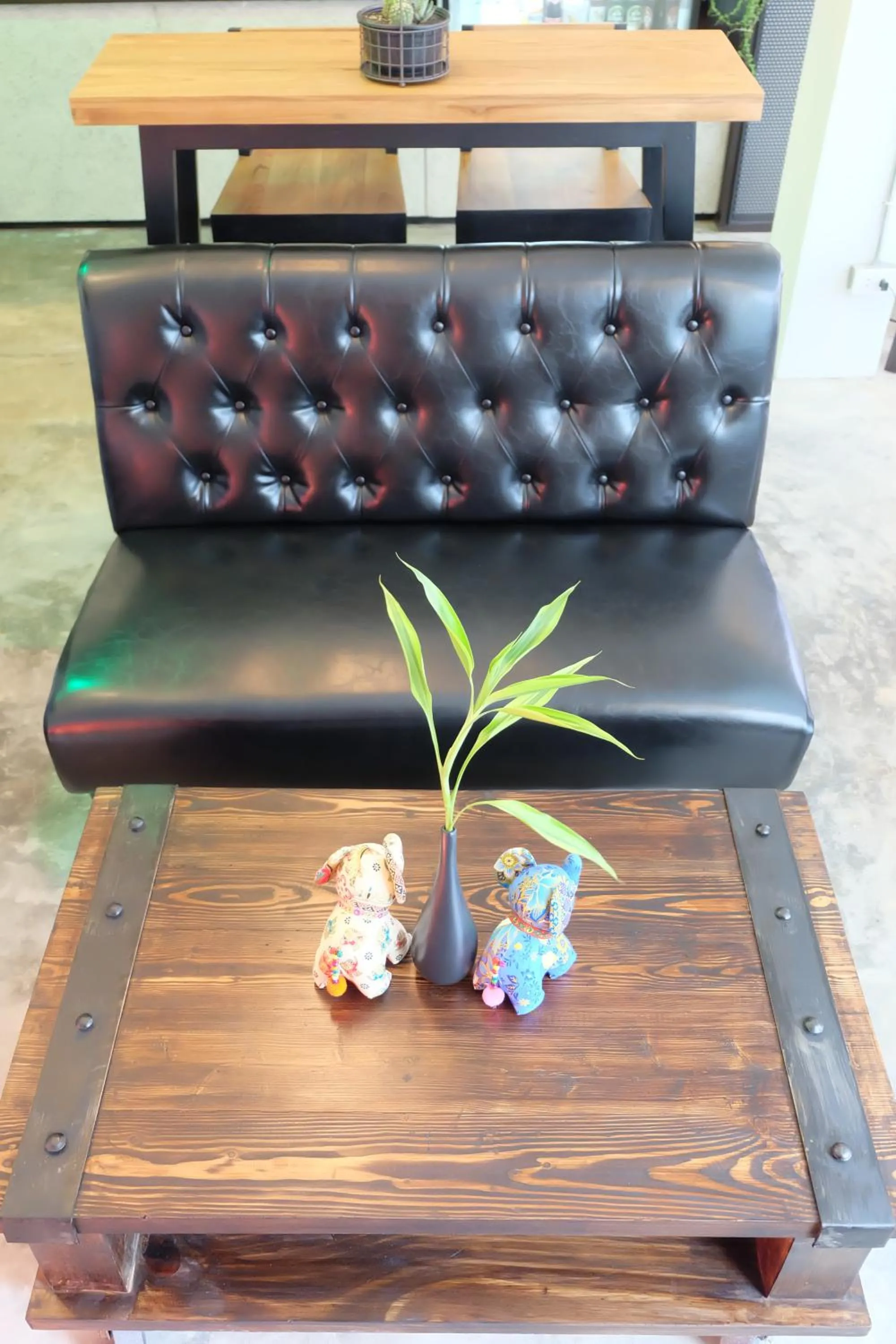 Communal lounge/ TV room in Diff Hostel