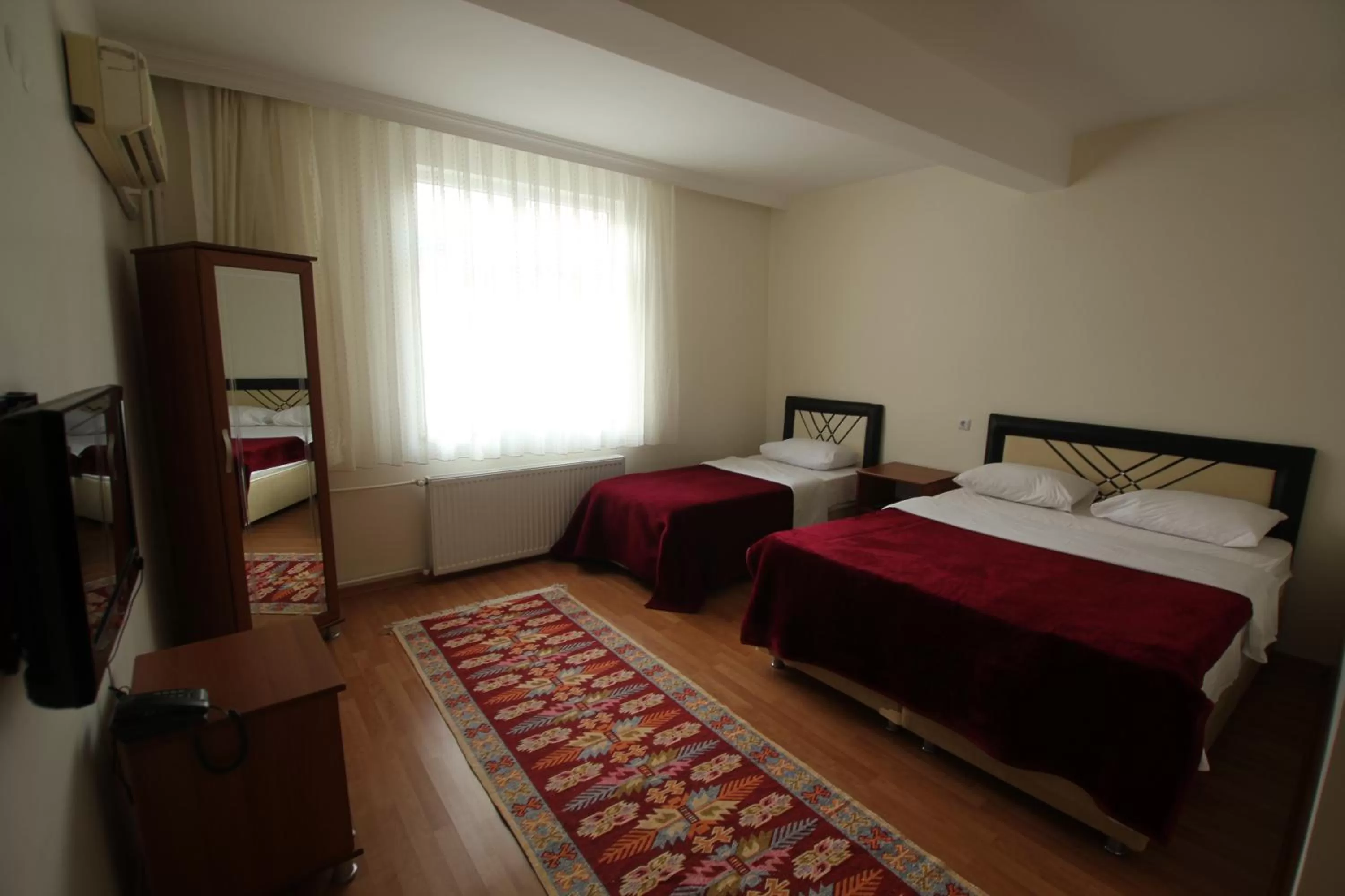 Photo of the whole room, Bed in Köprücü Hotel