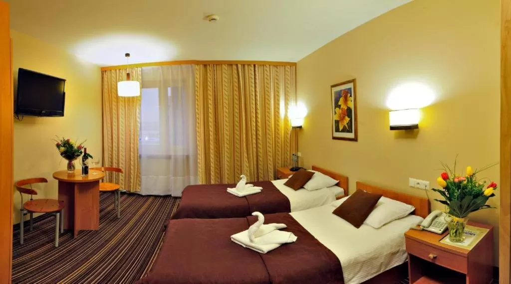 Bed in Hotel Partner