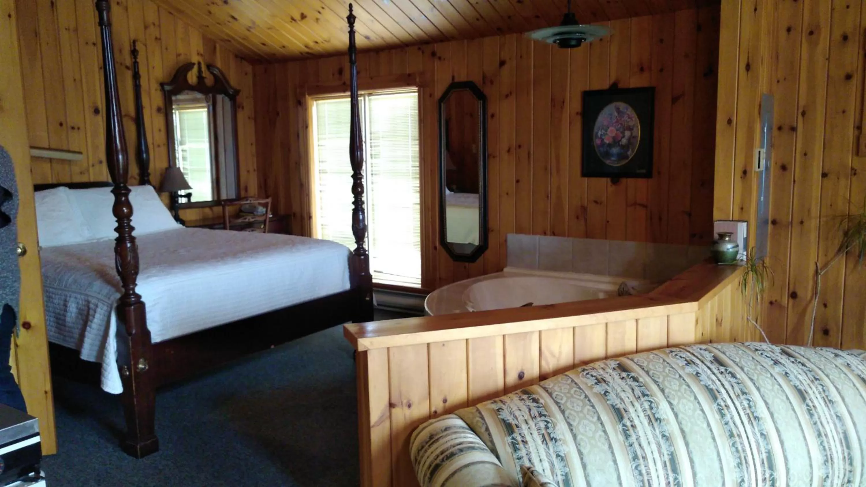 Bedroom, Bed in Amherst Shore Country Inn