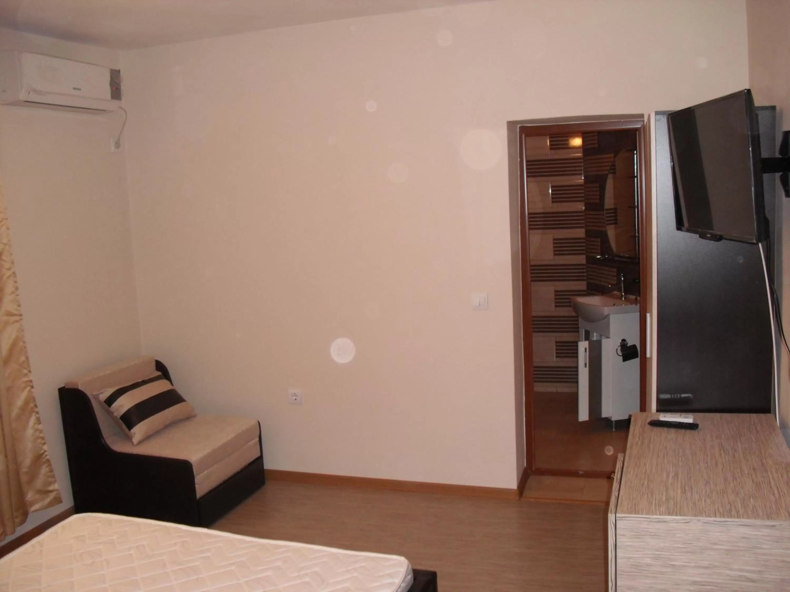 TV/Entertainment Center in Family Hotel Malibu