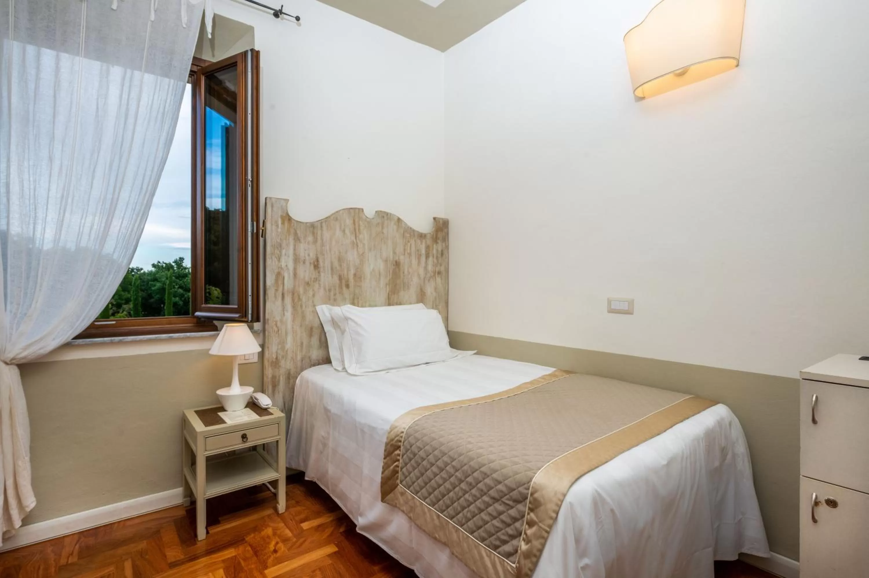 Bedroom, Bed in Albergo Le Terme