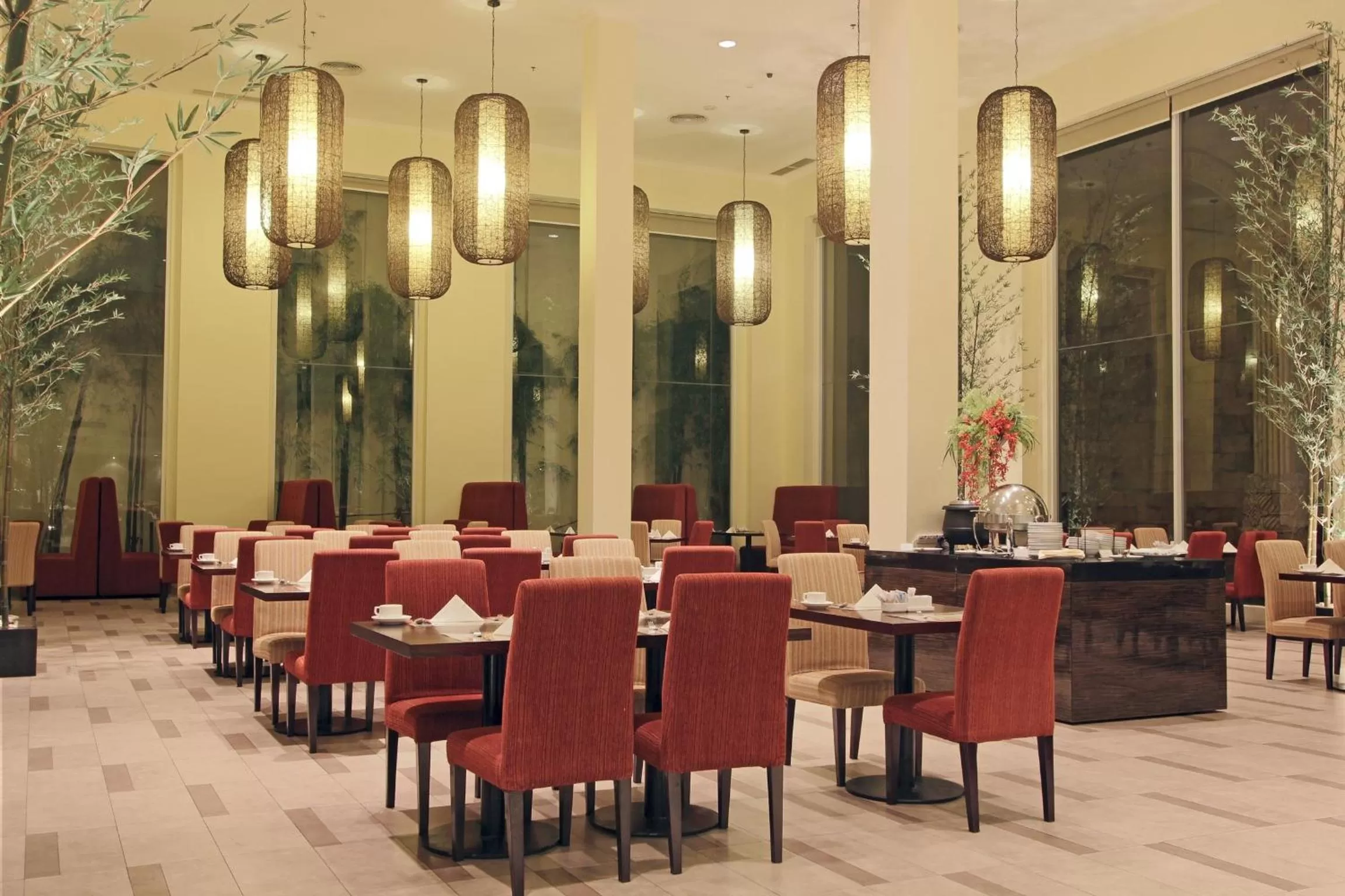 Restaurant/places to eat in Harmoni One Convention Hotel and Service Apartments