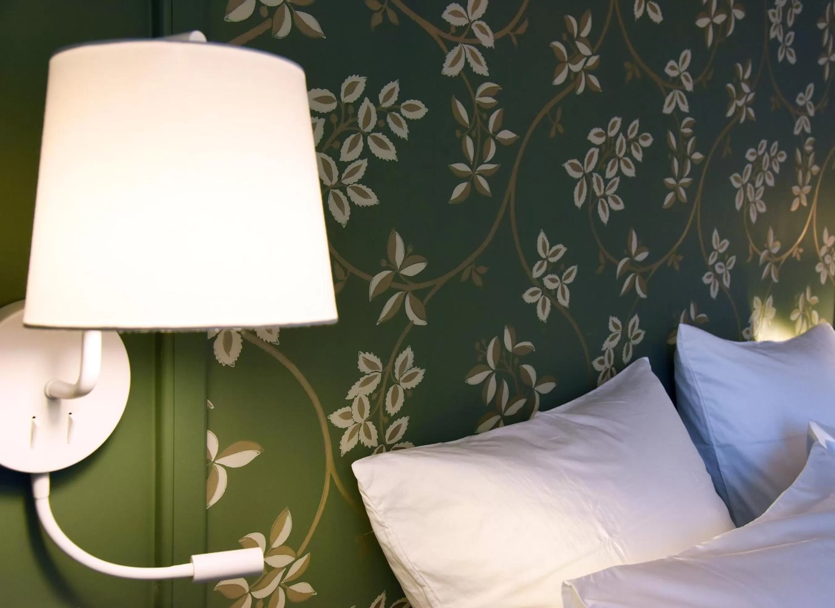 Decorative detail, Bed in Le Charles V