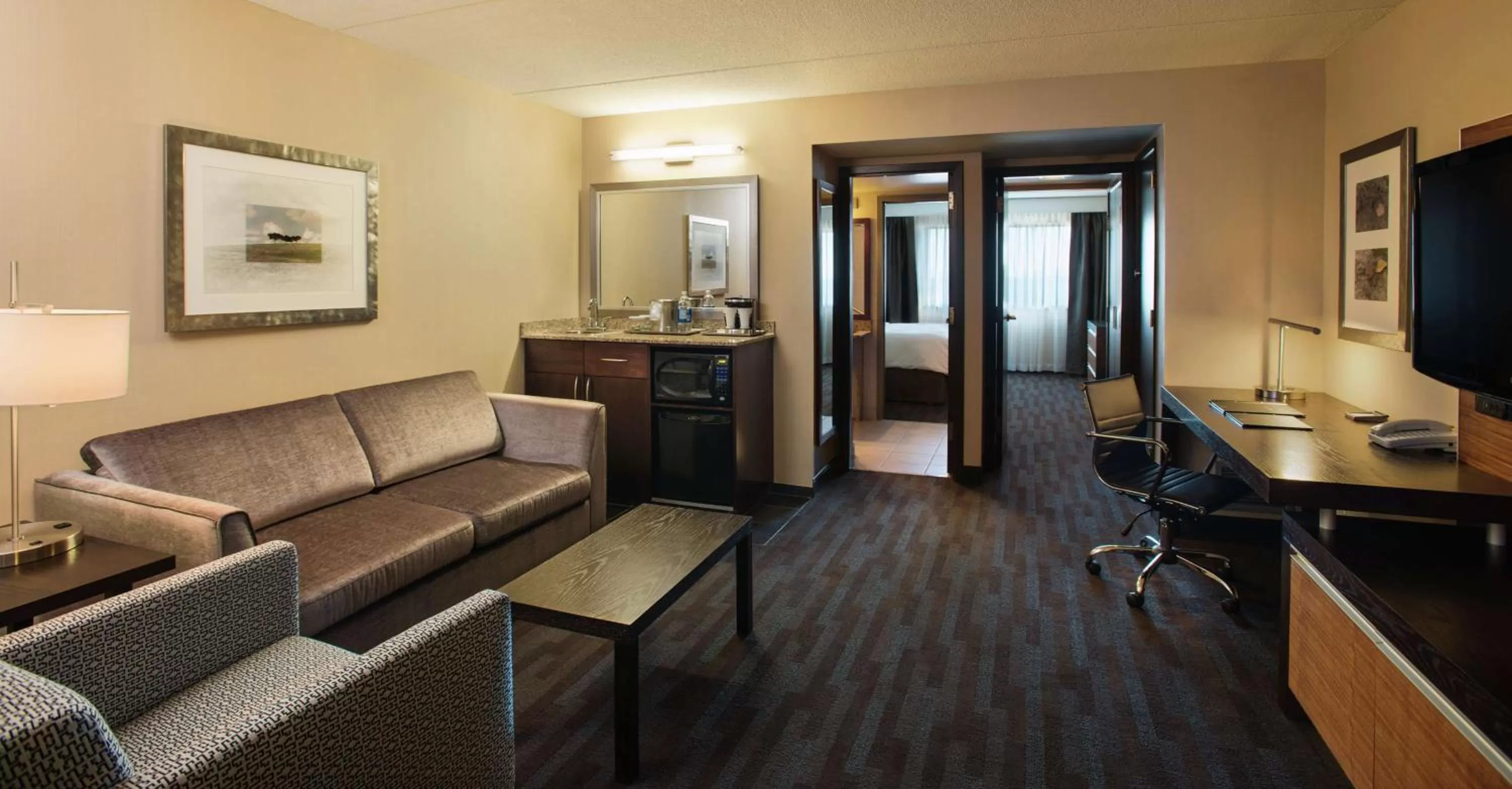 Bedroom in Hilton Winnipeg Airport Suites