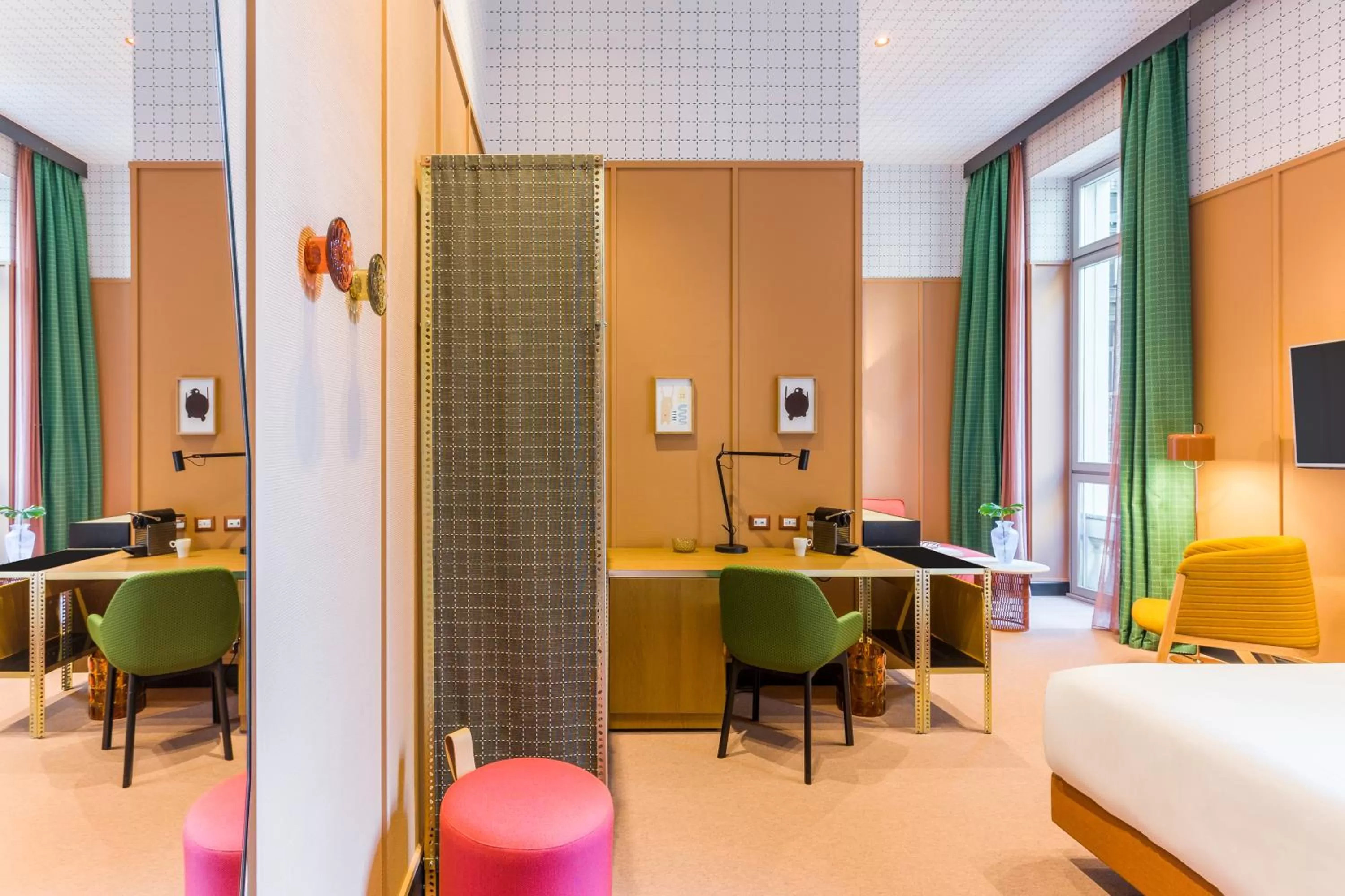 Photo of the whole room, Bed in Room Mate Collection Giulia, Milan