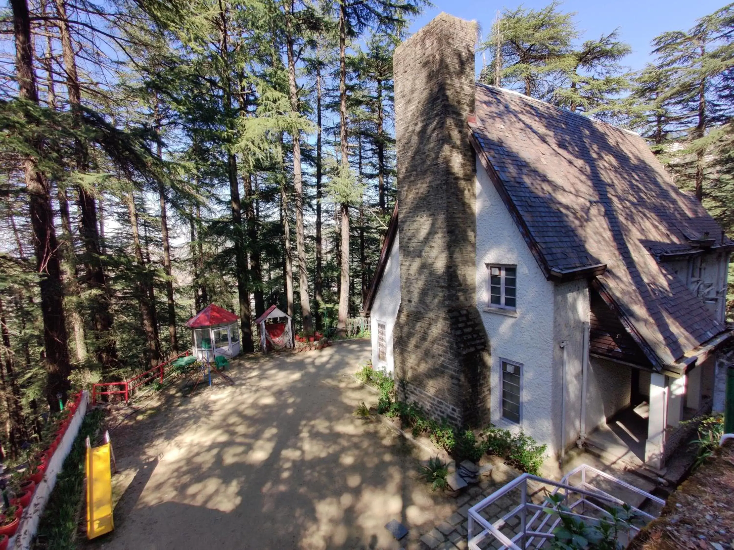 Deluxe Family Suite in Shimla British Resort Deluxe Family Suite in Shimla British Resort