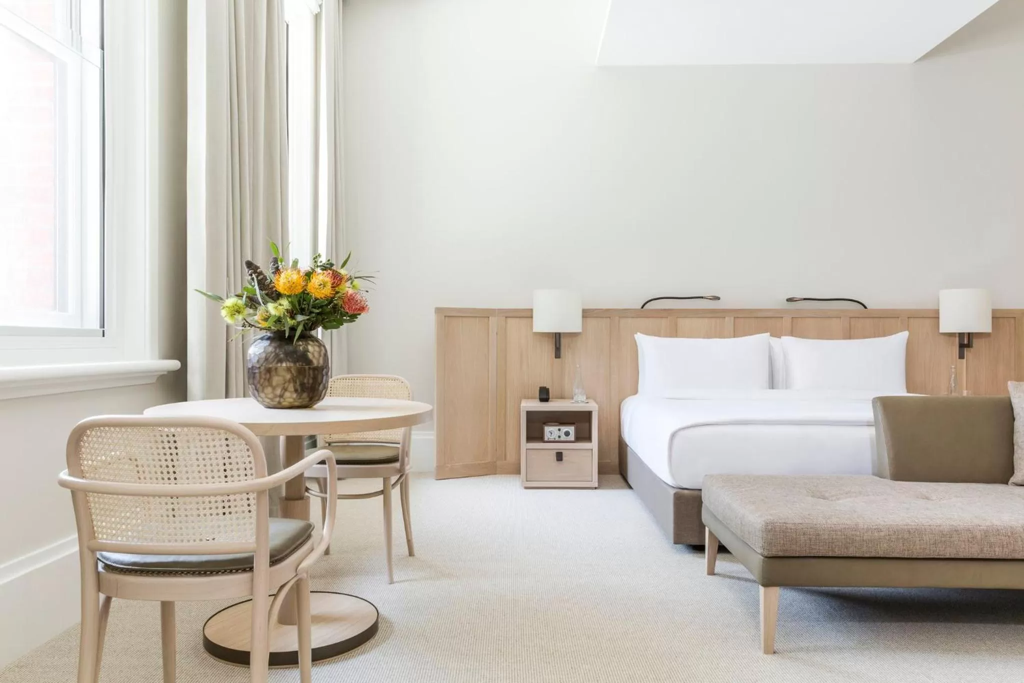 Photo of the whole room, Bed in COMO The Treasury