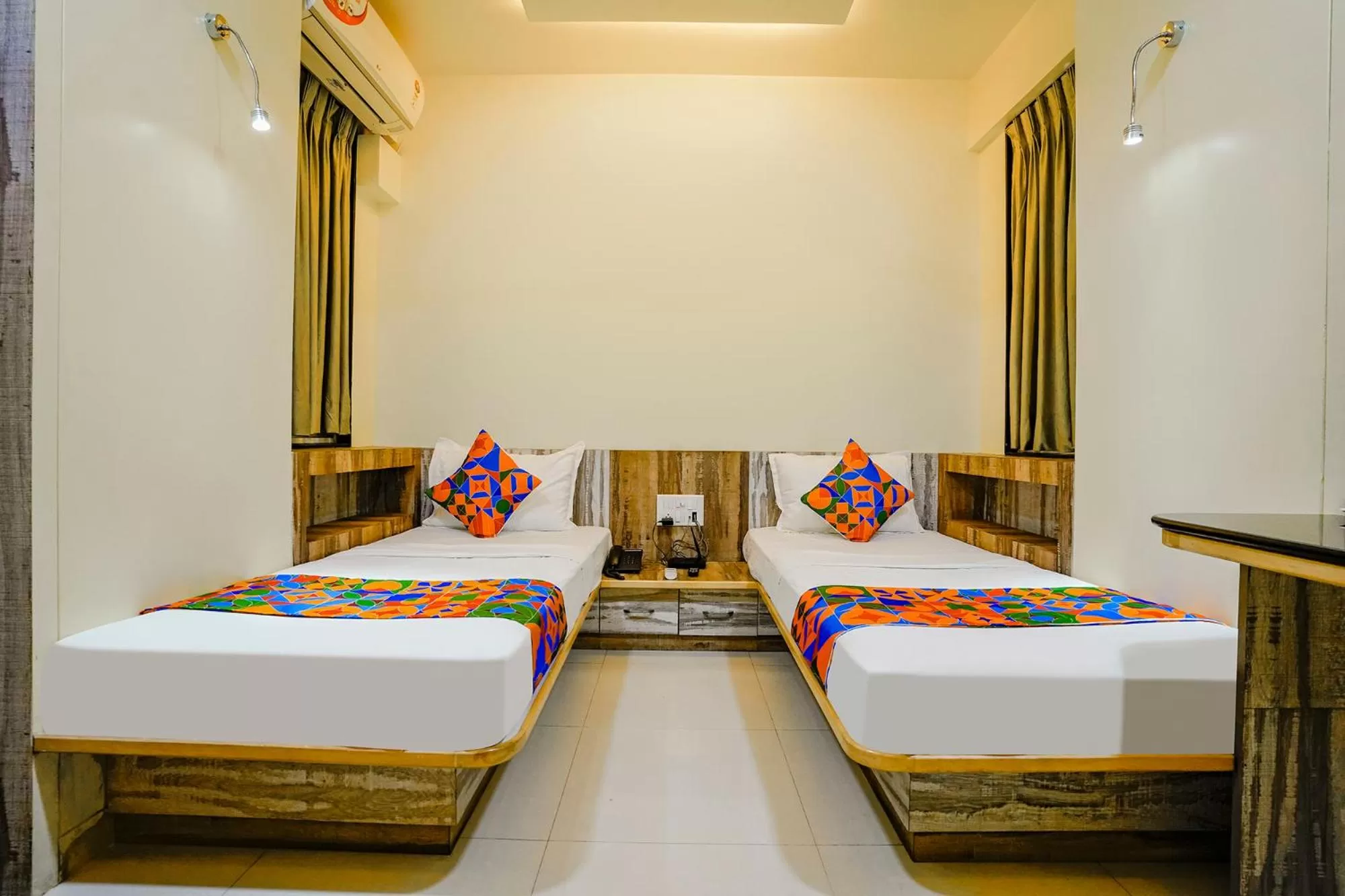 Bed in FabHotel Happy Homely Stay - Airport road