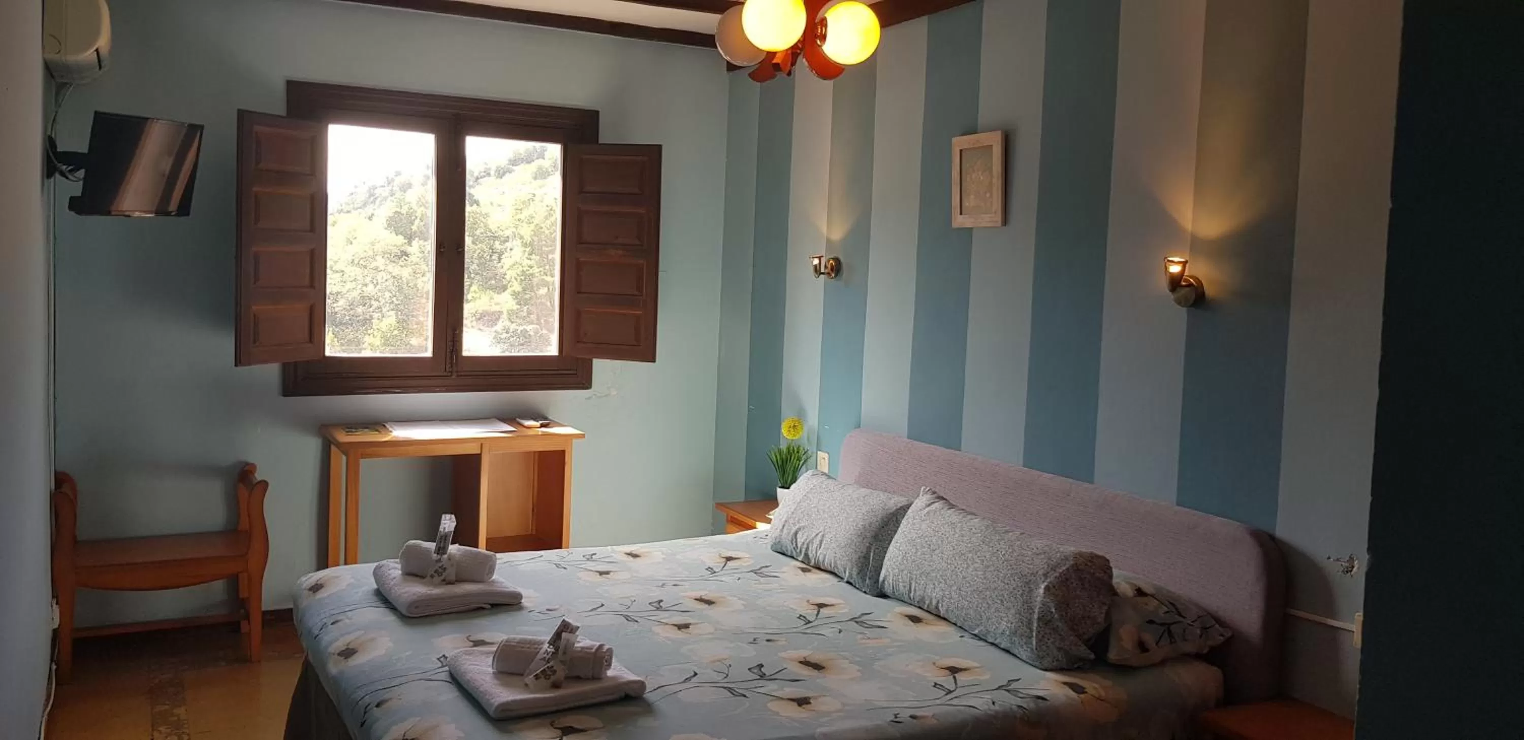 Bed in Hotel Judería Valle del Jerte