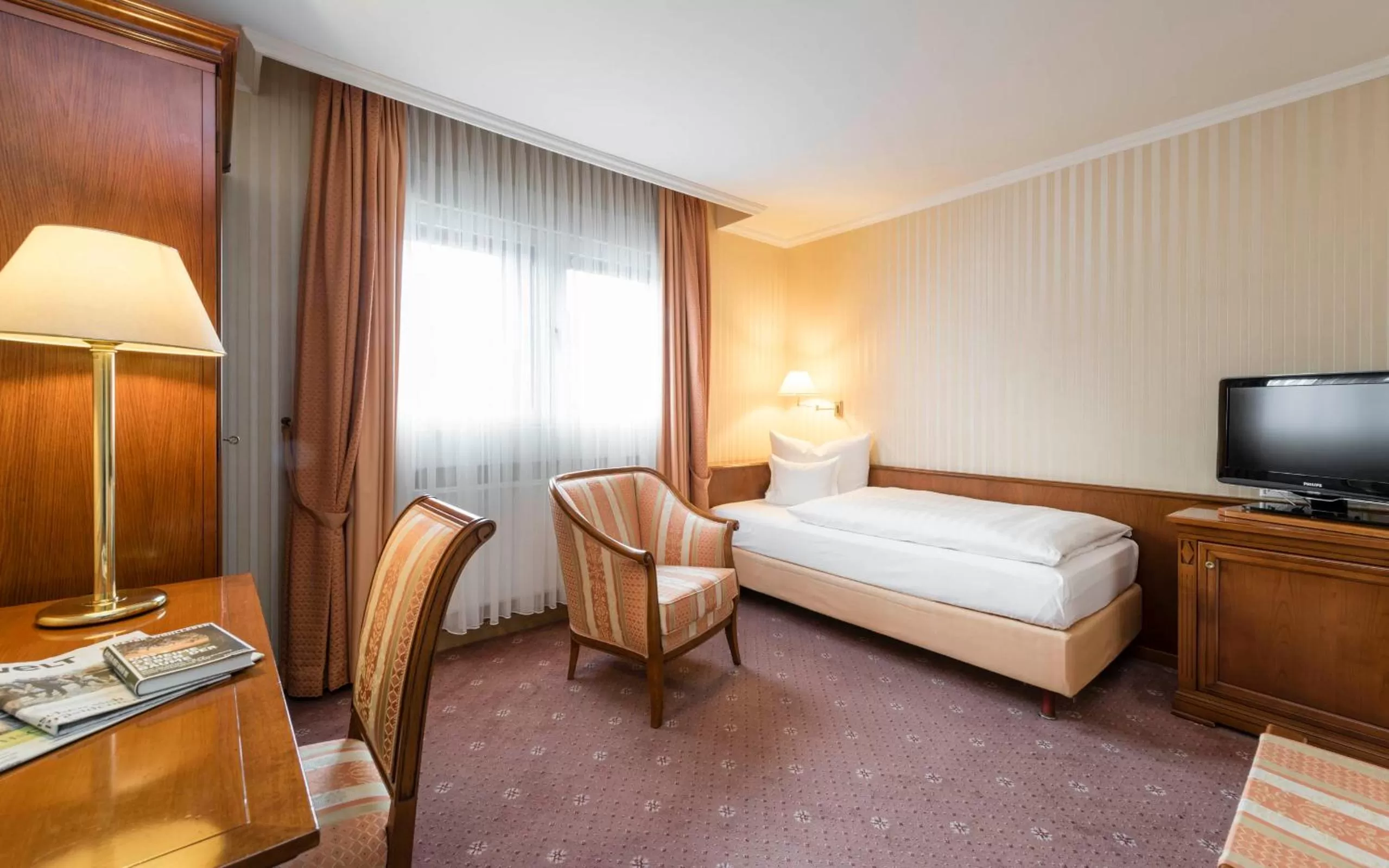 Photo of the whole room, Bed in Trip Inn Stadthotel Coburg