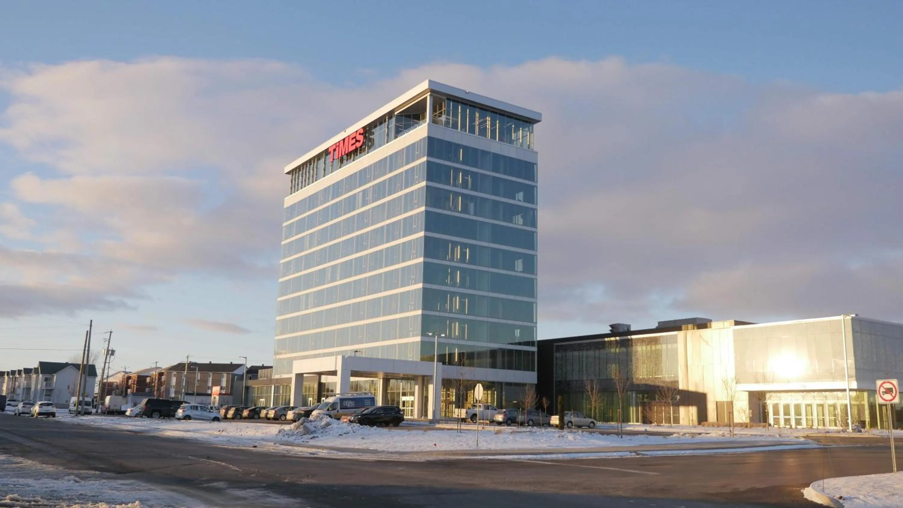 Property building in Grand Times Hotel Drummondville