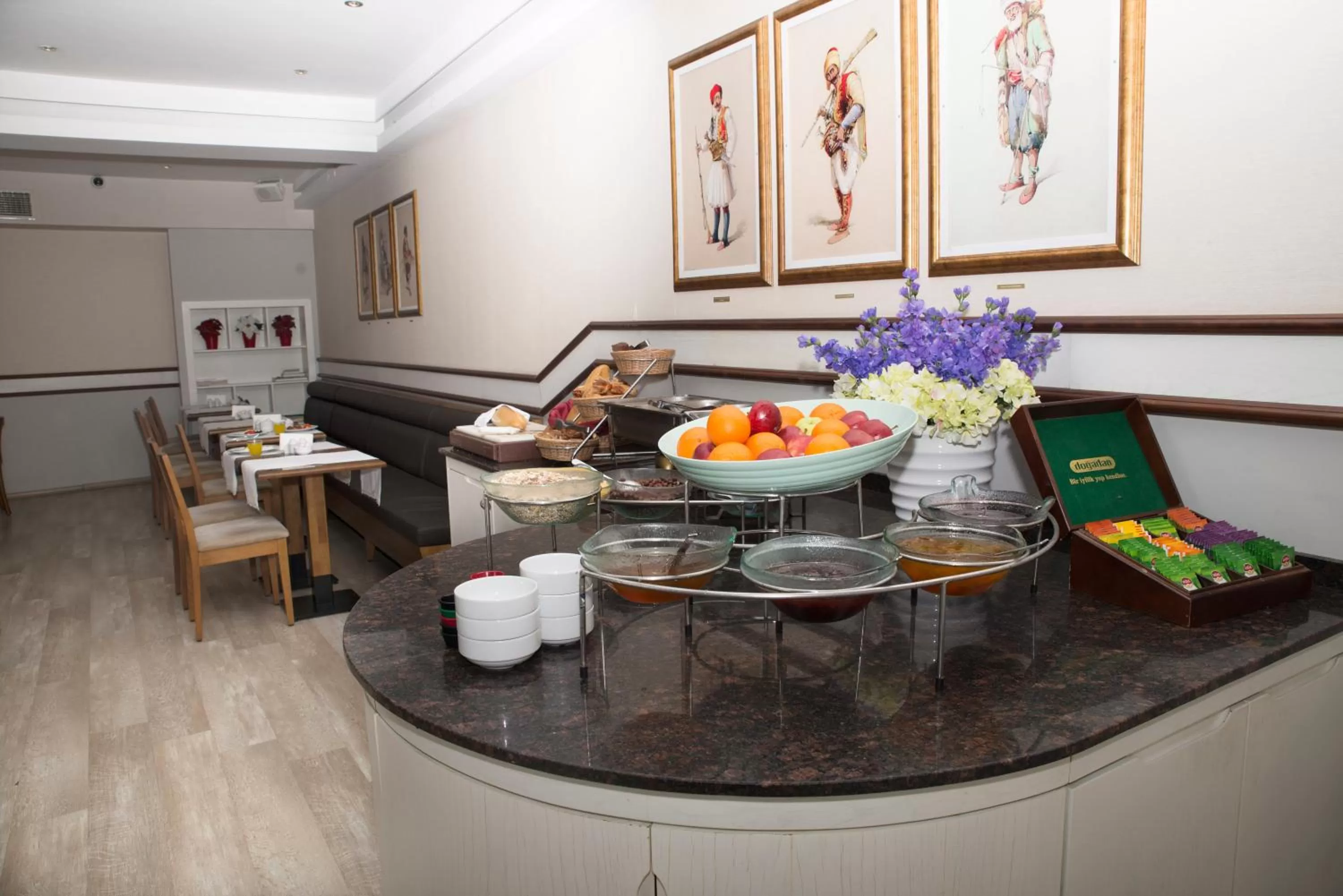 Restaurant/places to eat in Ilkay Hotel