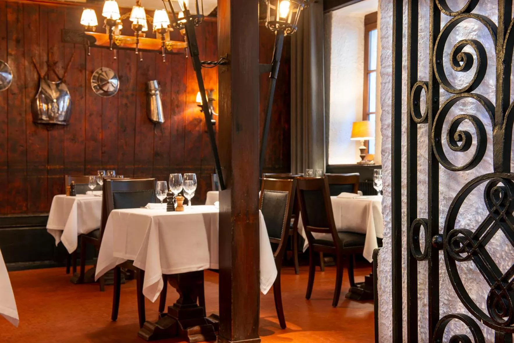 Restaurant/places to eat in Hôtel Les Armures