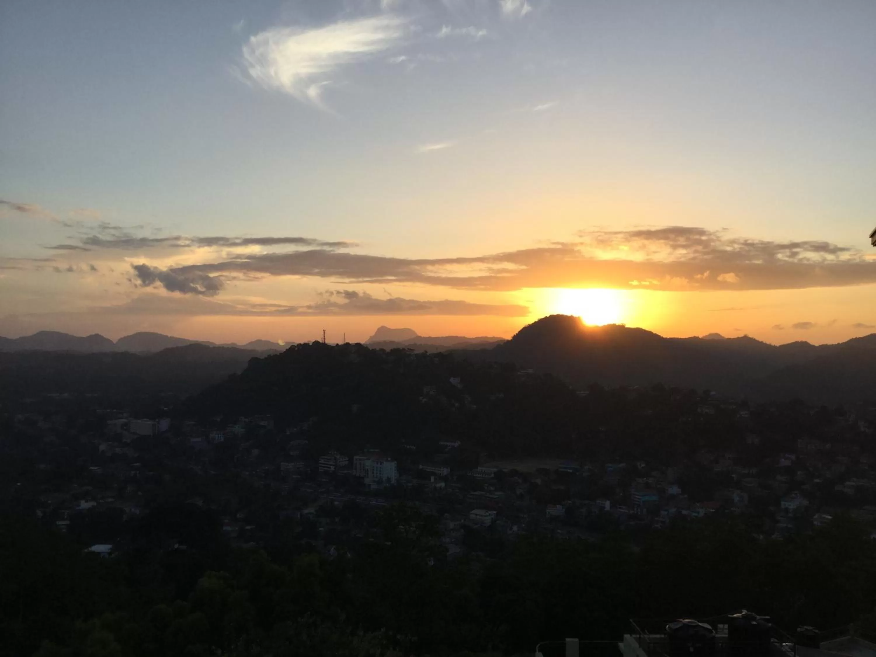 Sunrise/Sunset in The Heaven's Villa Kandy
