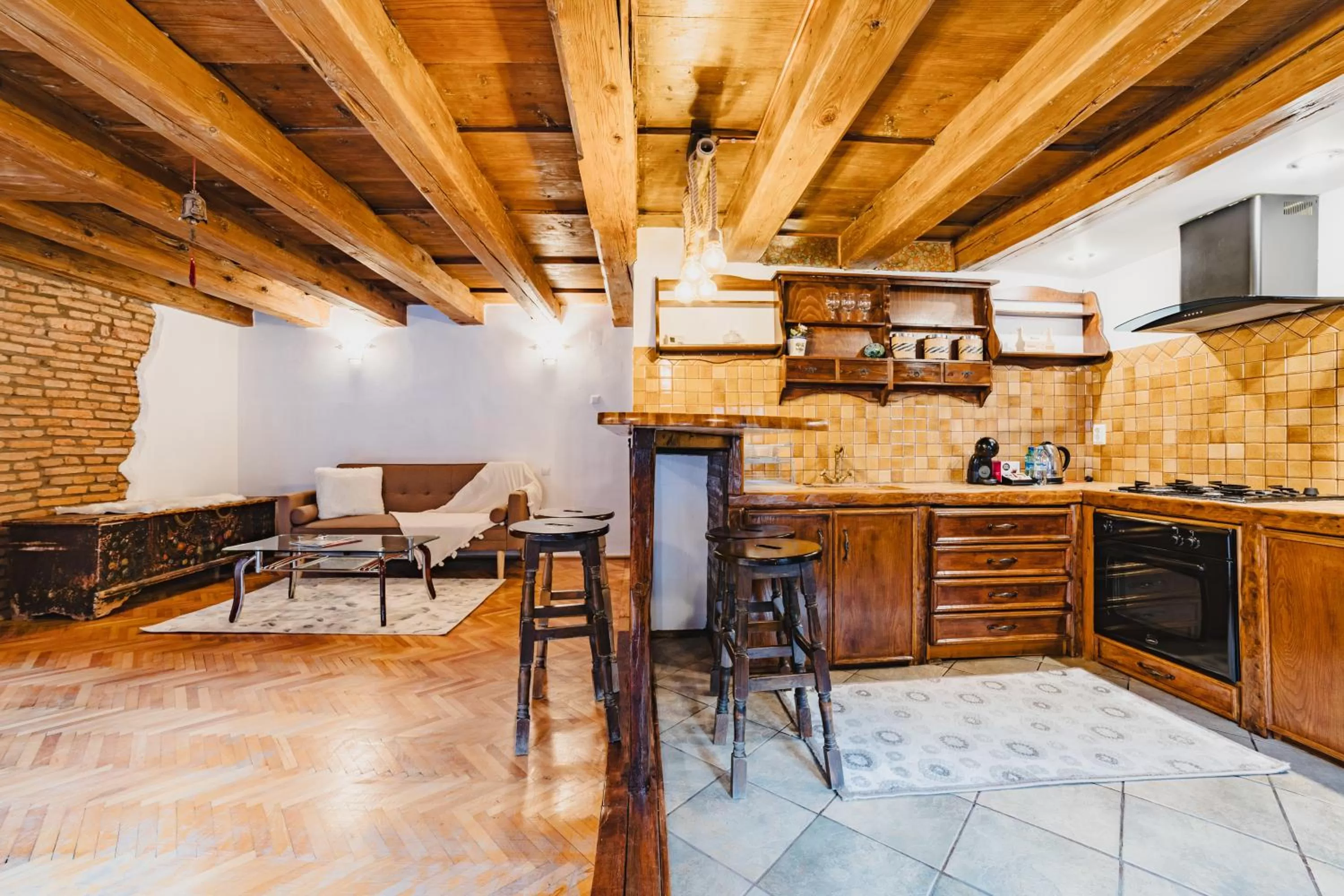 Kitchen or kitchenette in ALBERT RESIDENCE Brasov with complimentary parking and 10 percent Food and Drinks