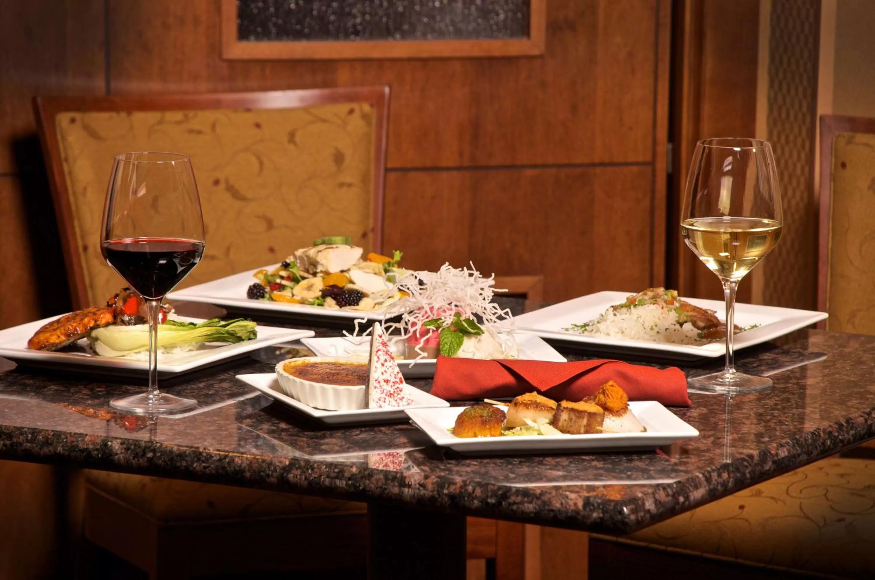 Restaurant/places to eat in DoubleTree by Hilton Bay City - Riverfront