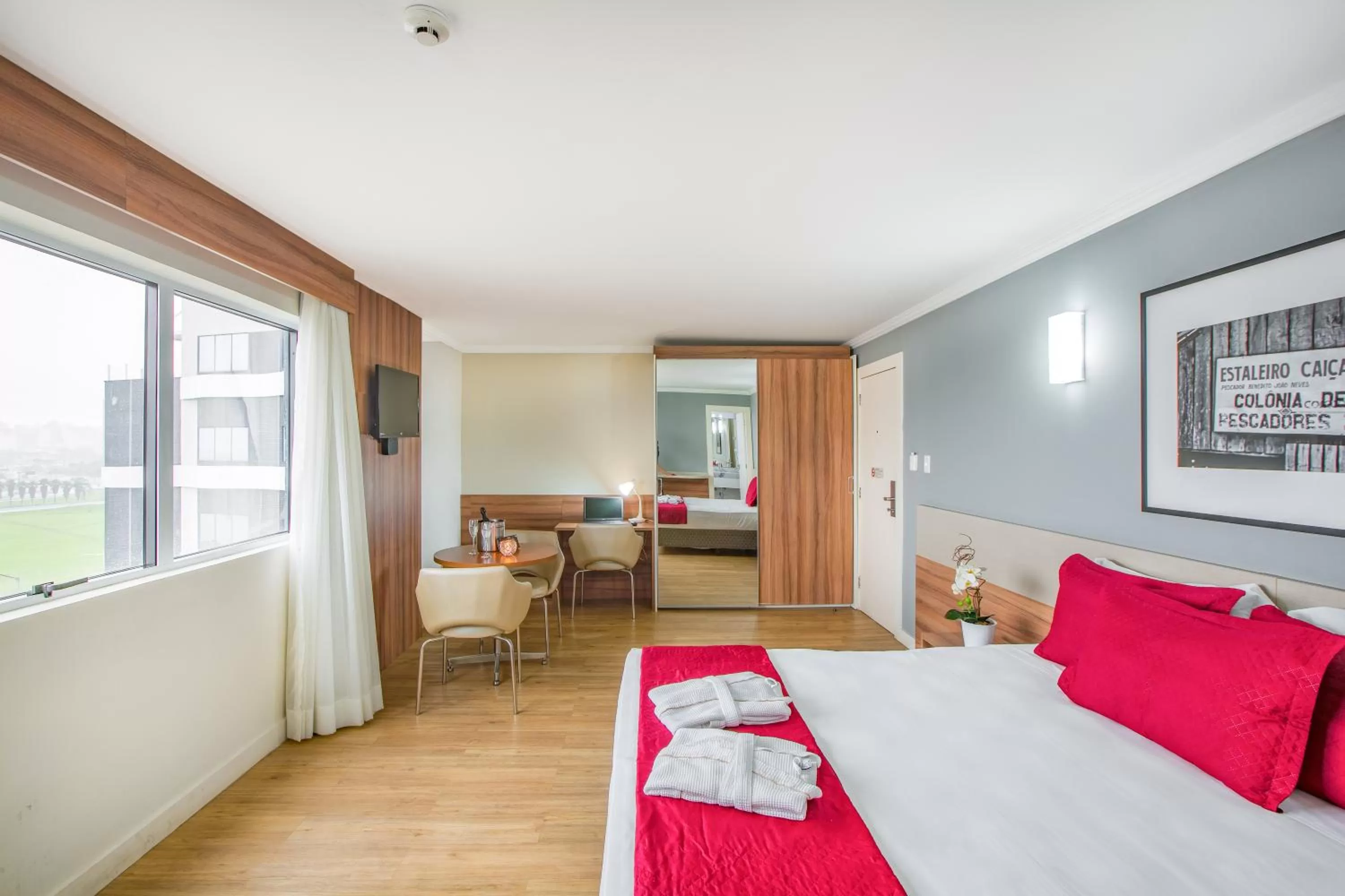 Photo of the whole room, Bed in Iate Hotel Centro Florianópolis