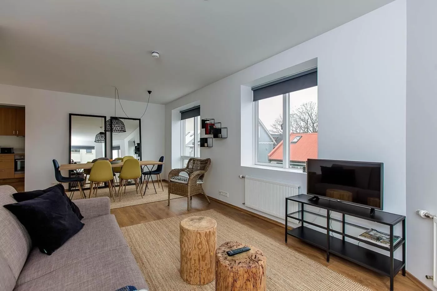 Communal lounge/ TV room in Tyr Apartments by Heimaleiga