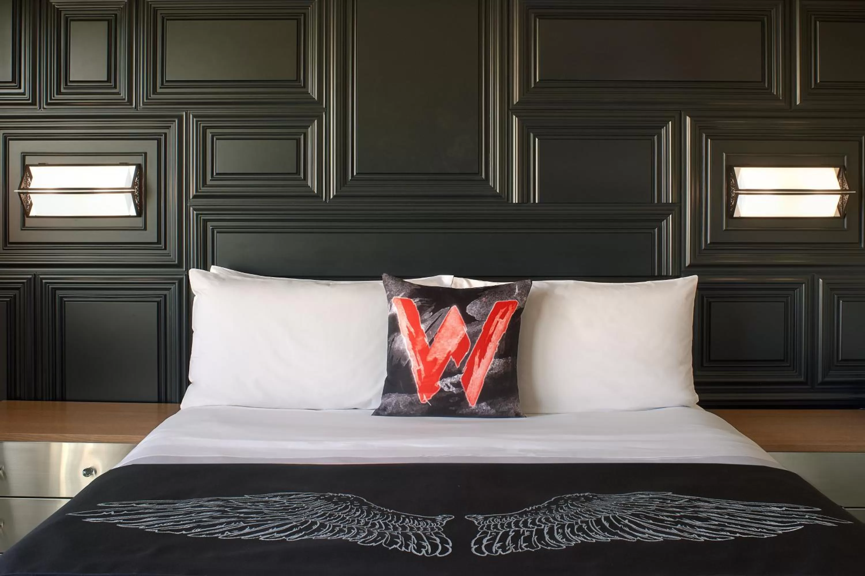 Photo of the whole room, Bed in W Boston