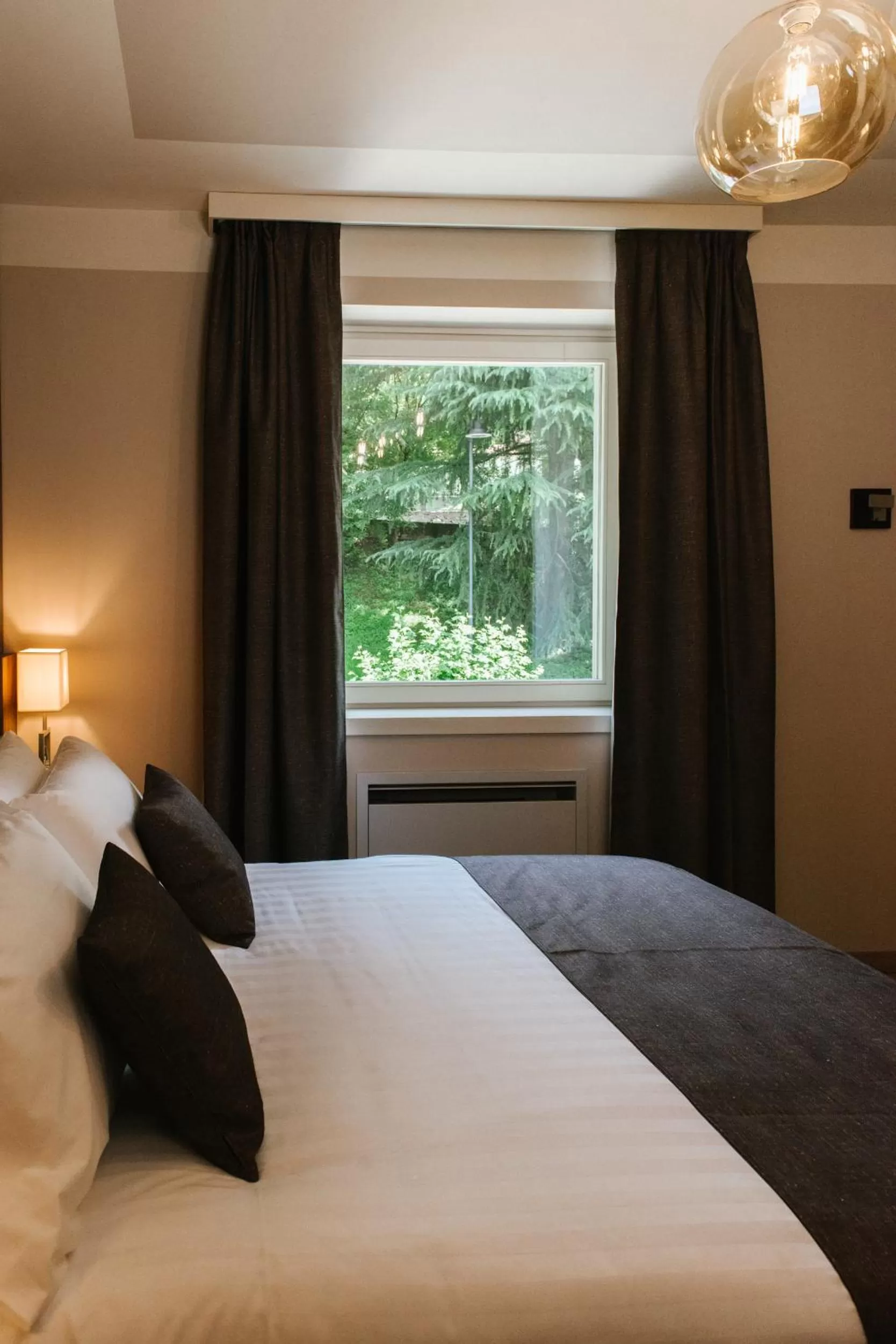 Bed in Lake Hotel La Pieve