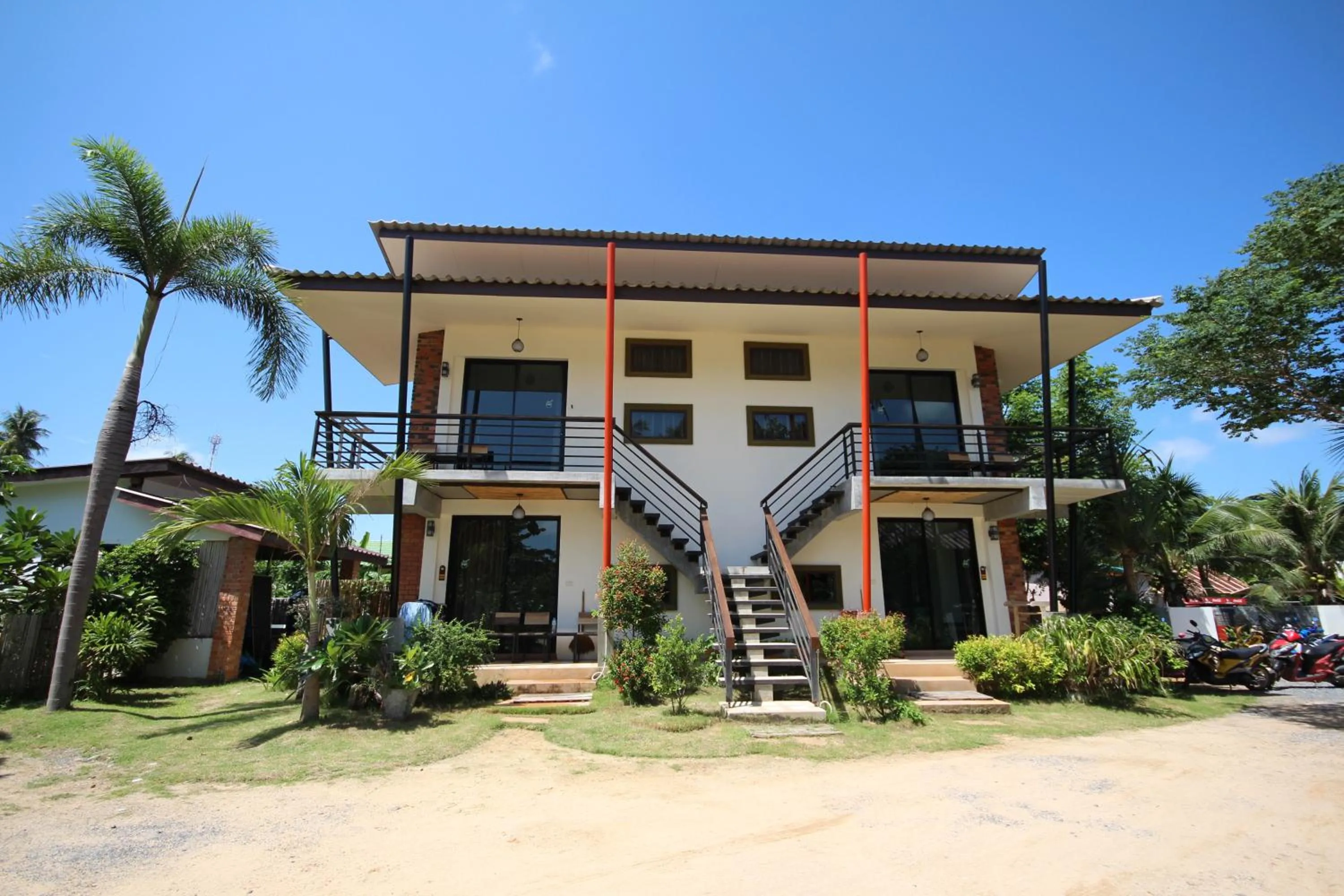 Property building in Coco Lanta Resort - SHA Extra Plus