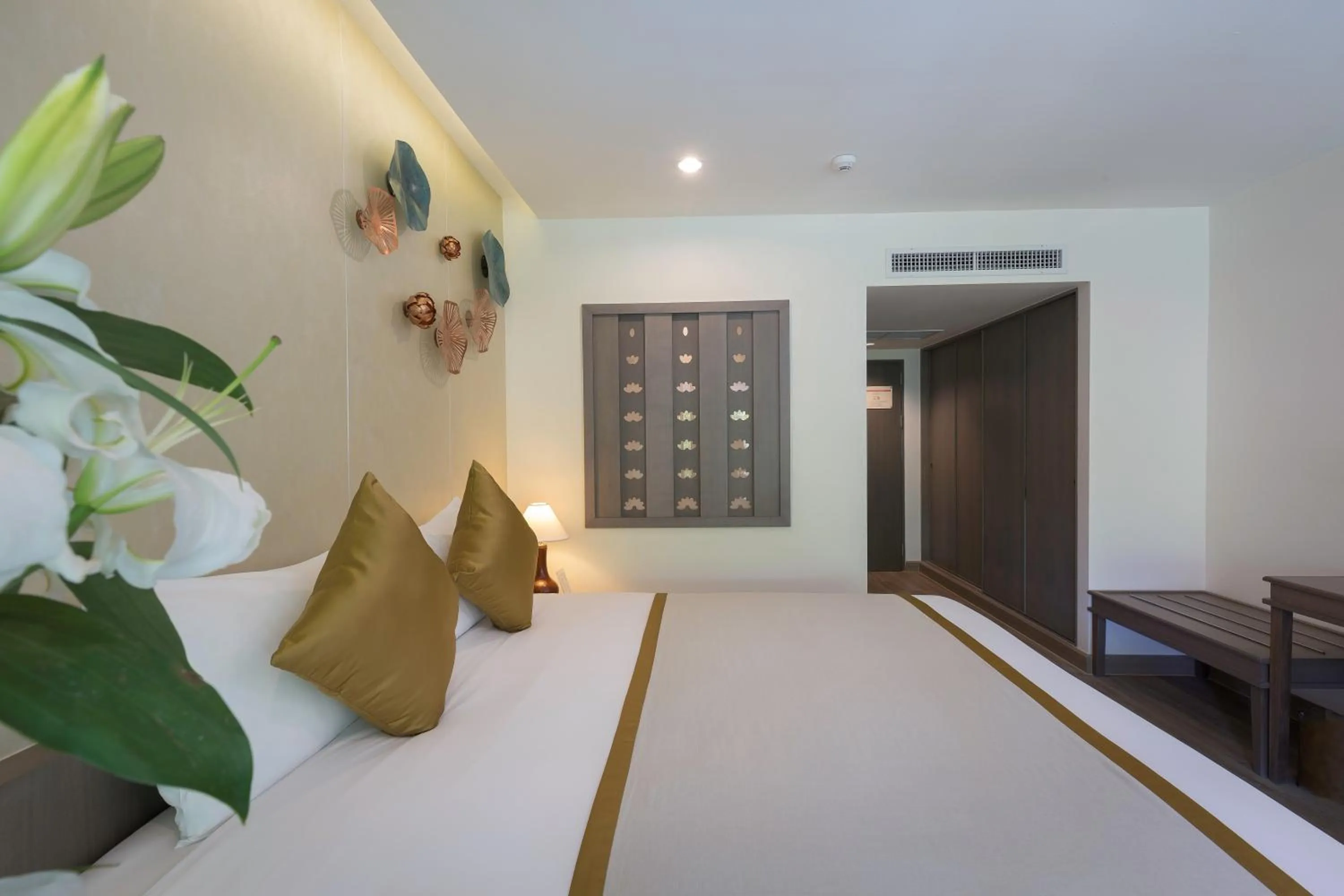 Photo of the whole room, Bed in Chanalai Flora Resort, Kata Beach