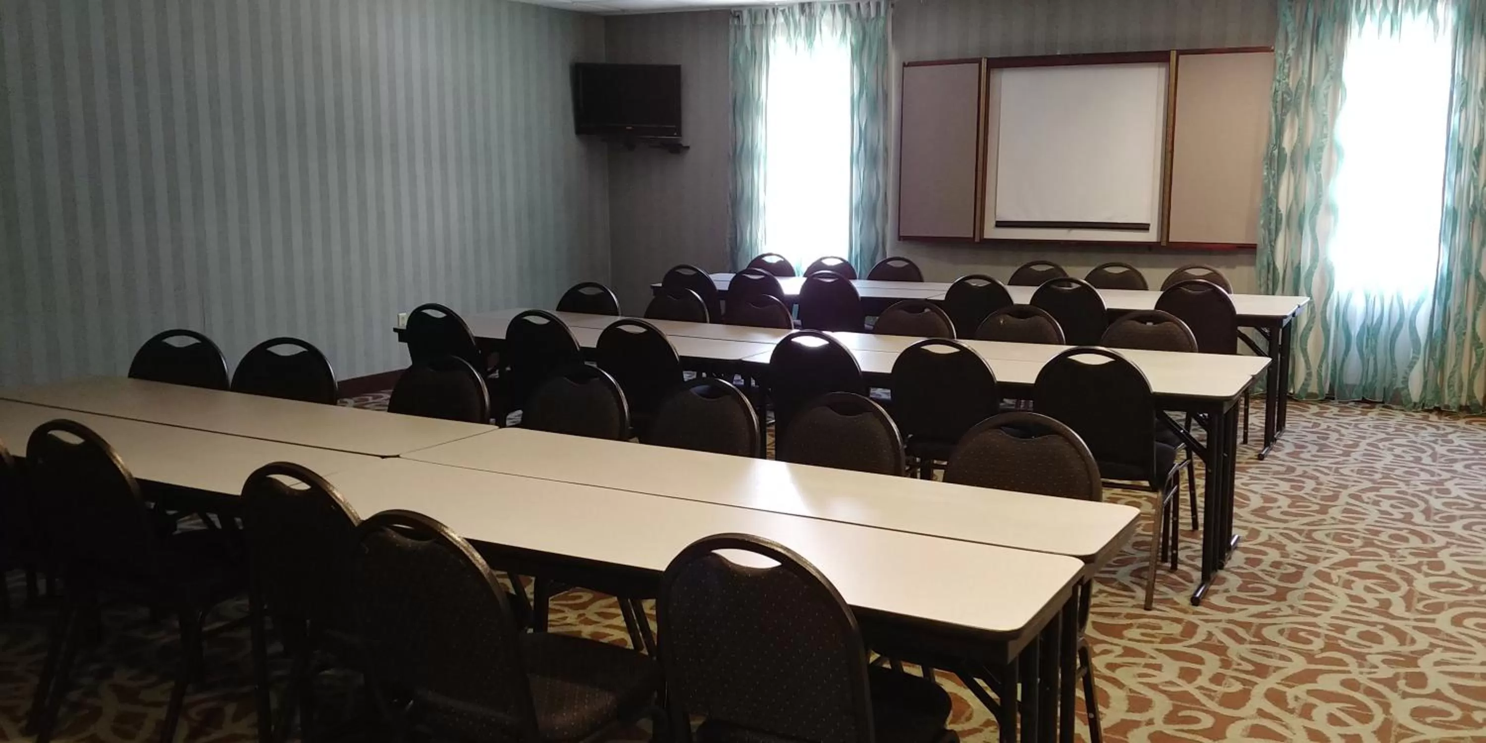 Meeting/conference room in Holiday Inn Express Hotel & Suites West Point-Fort Montgomery by IHG