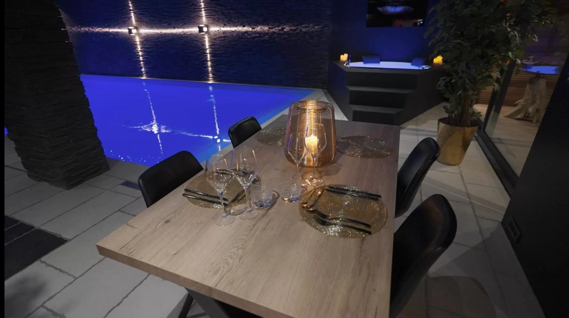 Dining area in Les Suites M