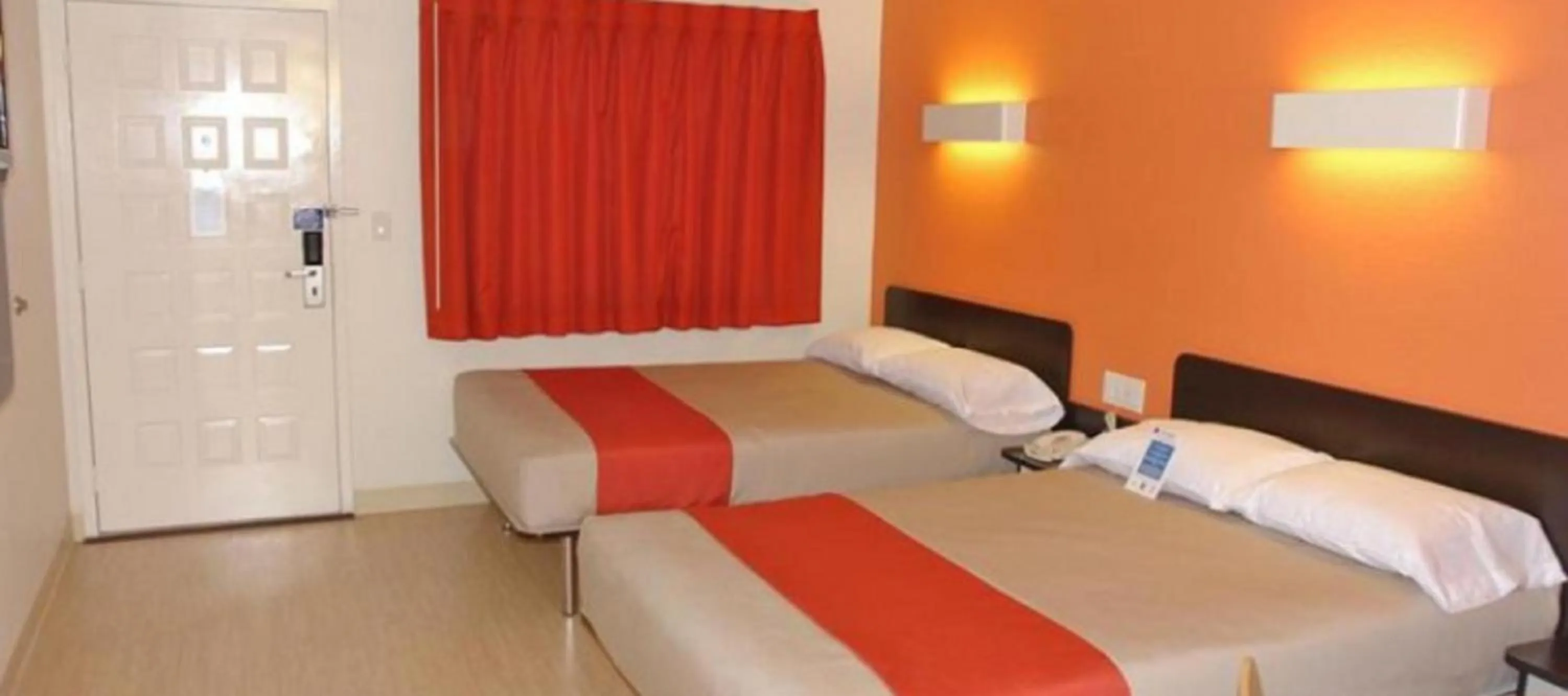 Bedroom, Bed in Motel 6 Fort Worth, Tx - Stockyards