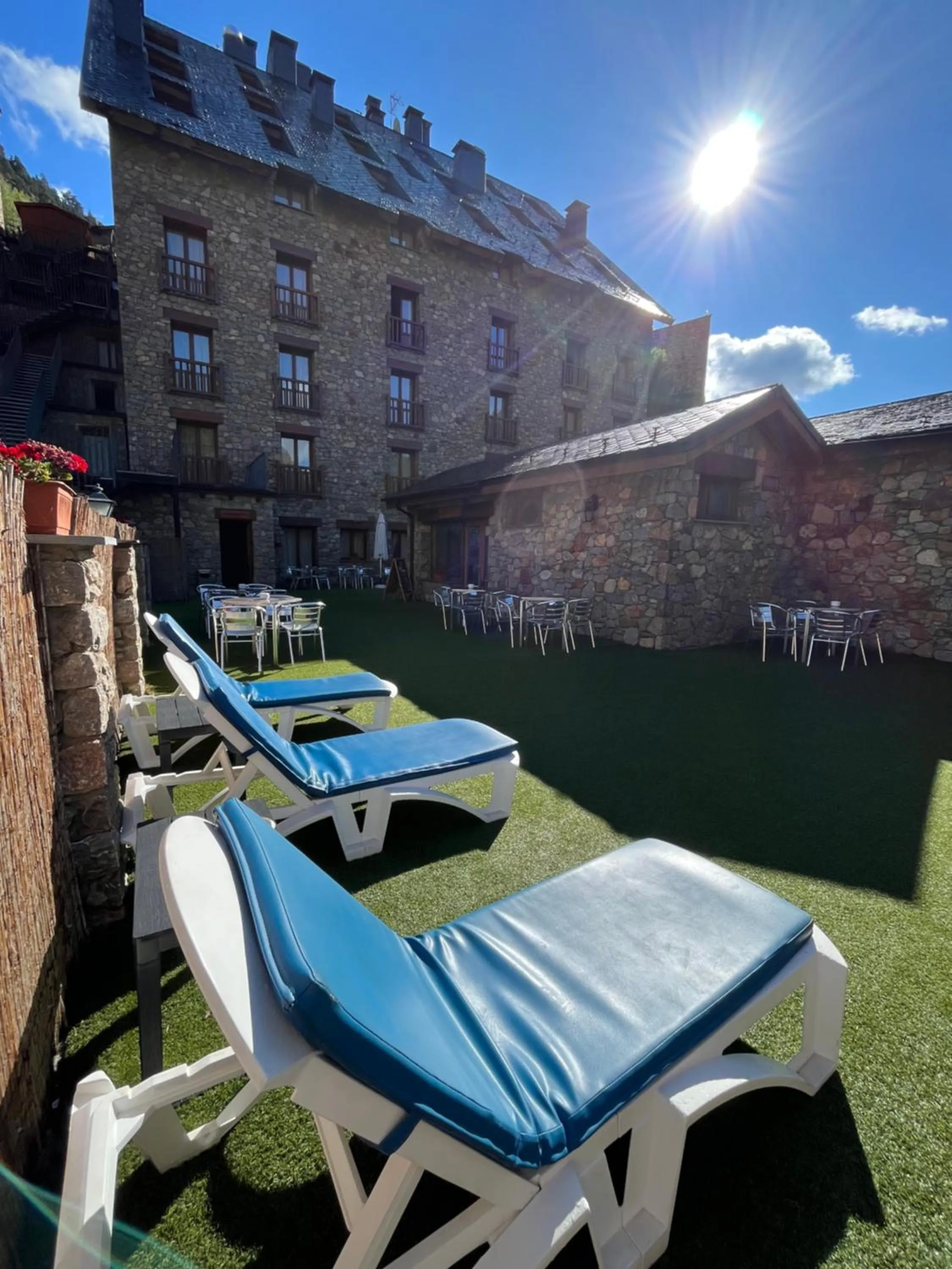 Spring, Property Building in Wuau! Hotel Segle XX