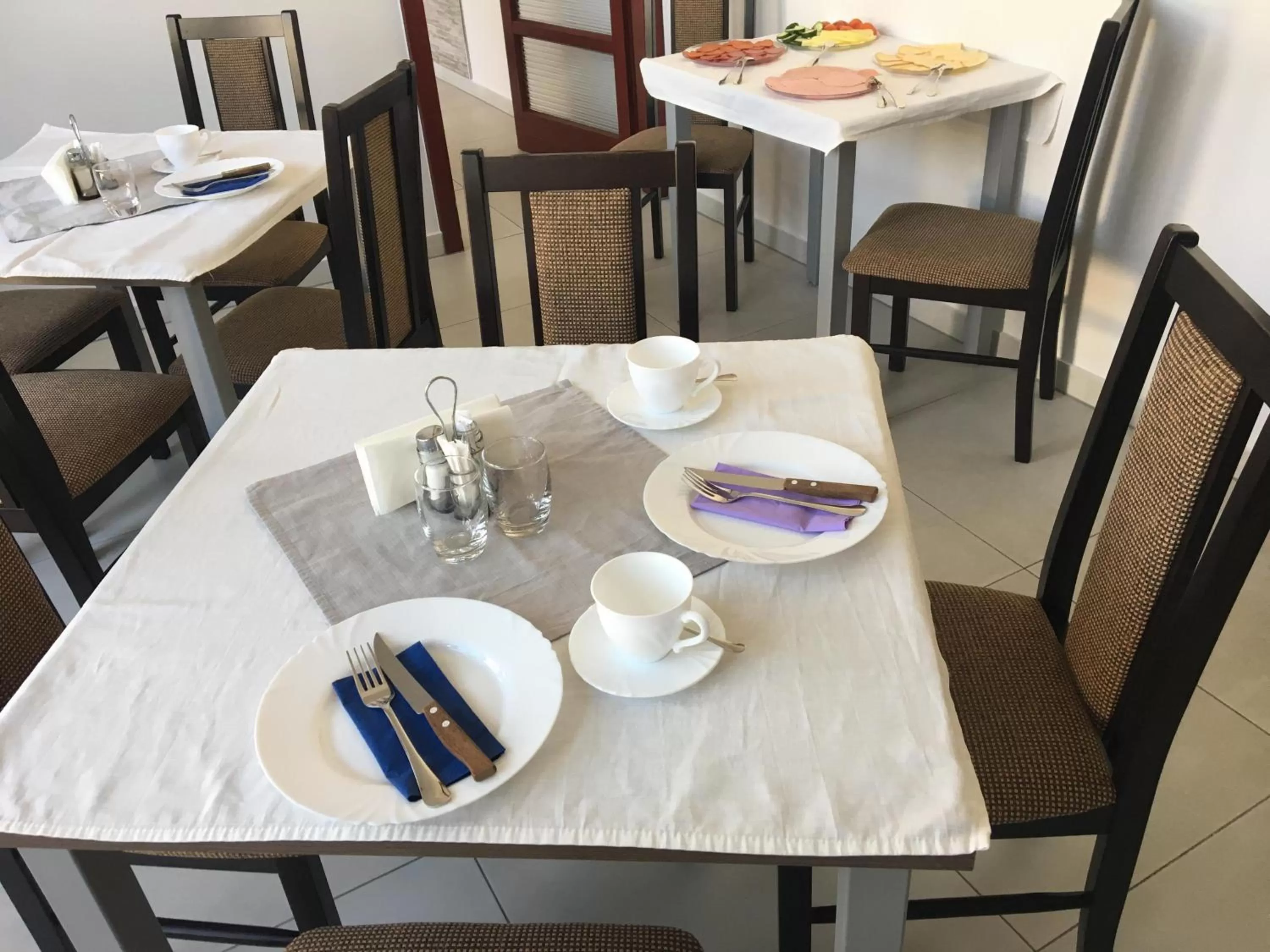 Breakfast, Restaurant/Places to Eat in Sugó Panzió