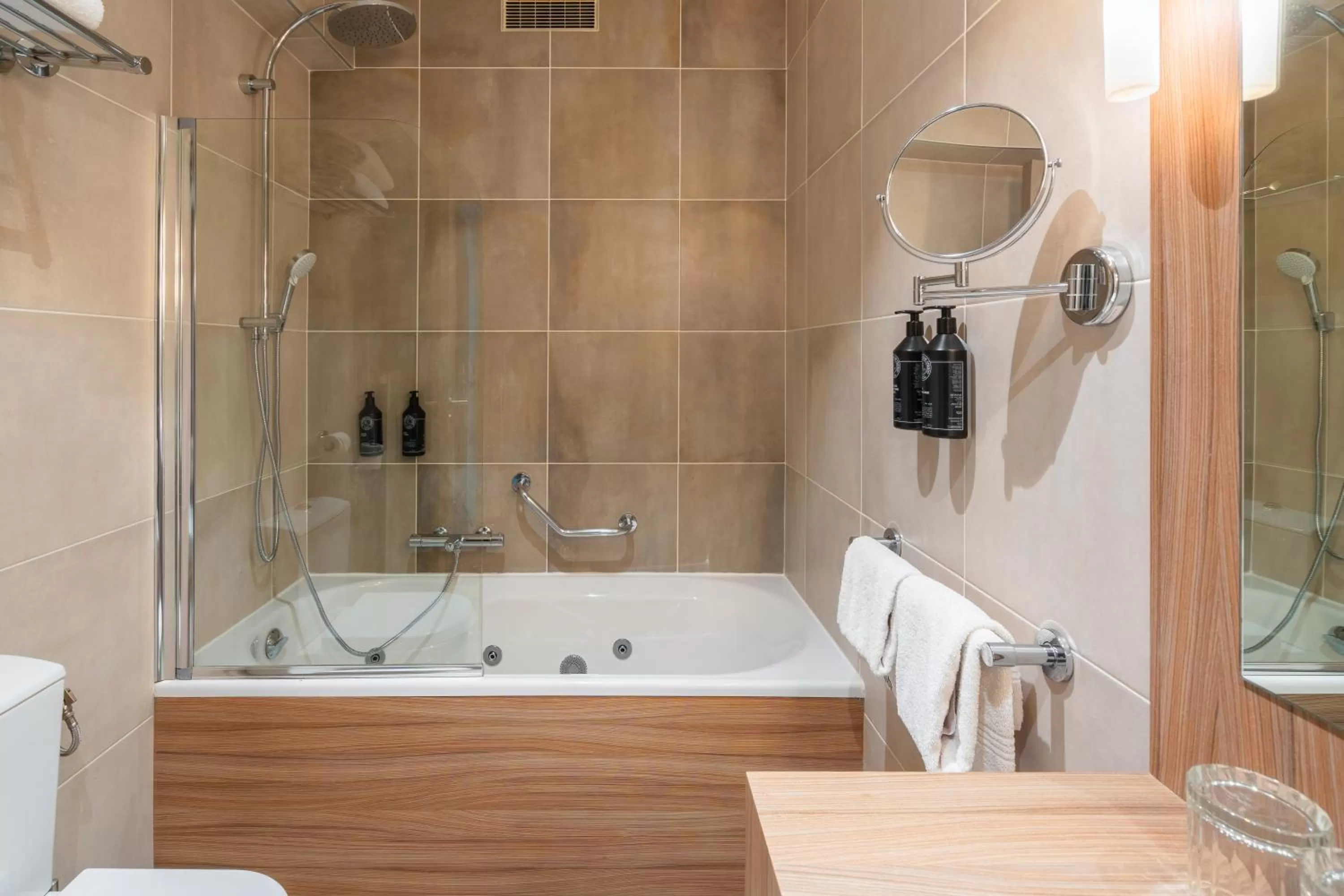 Bathroom in Le Splendid Hotel Lac D'Annecy - Handwritten Collection